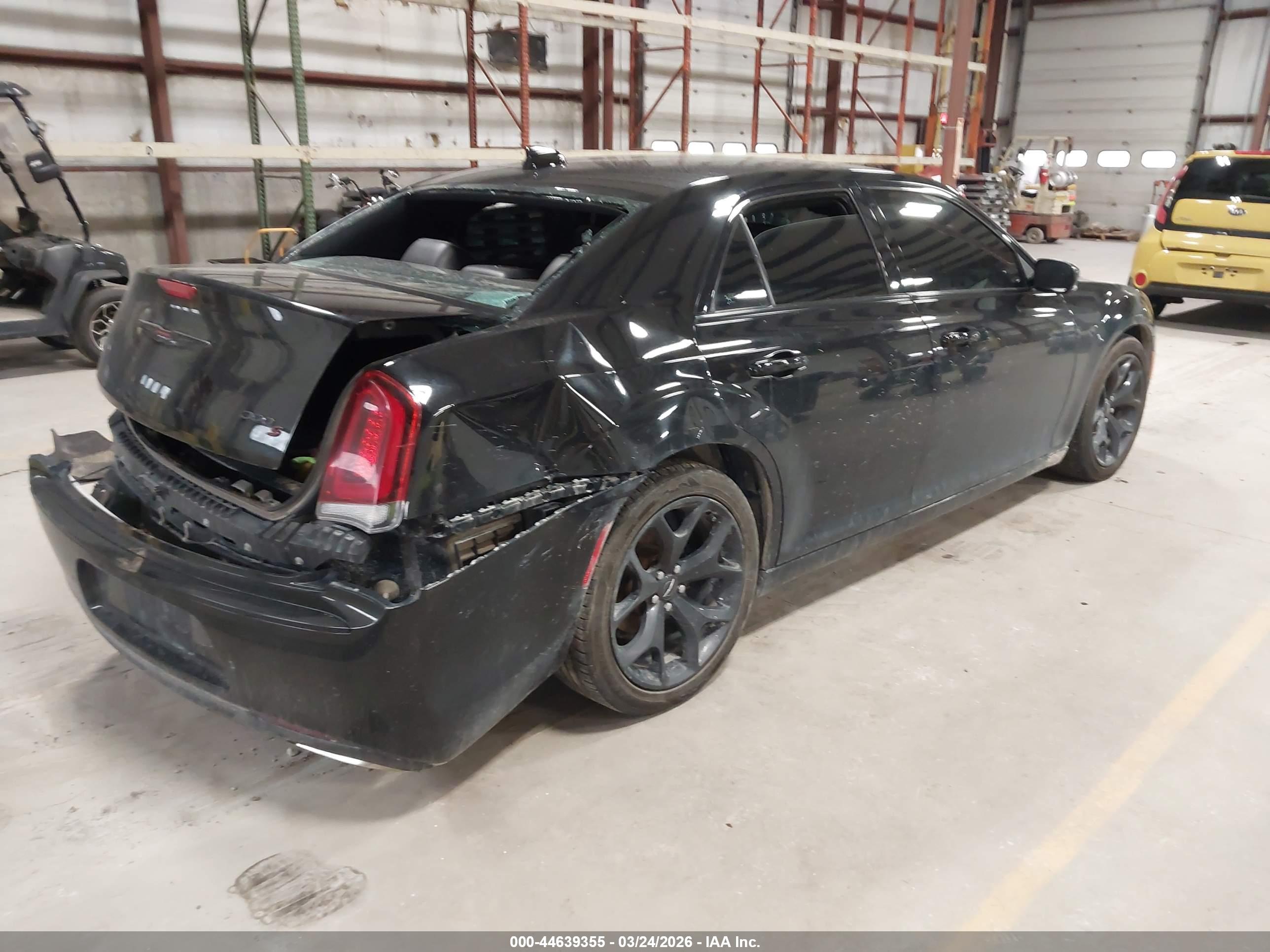 CHRYSLER 300 image 4