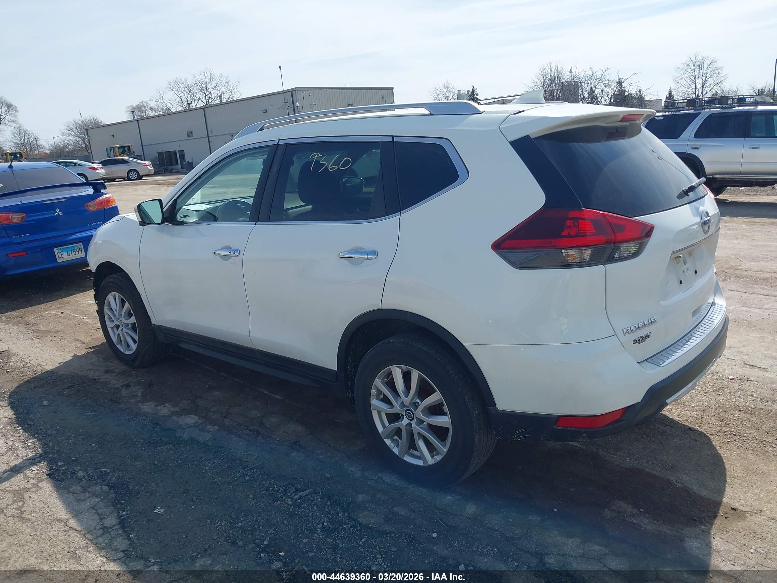 NISSAN ROGUE image 3