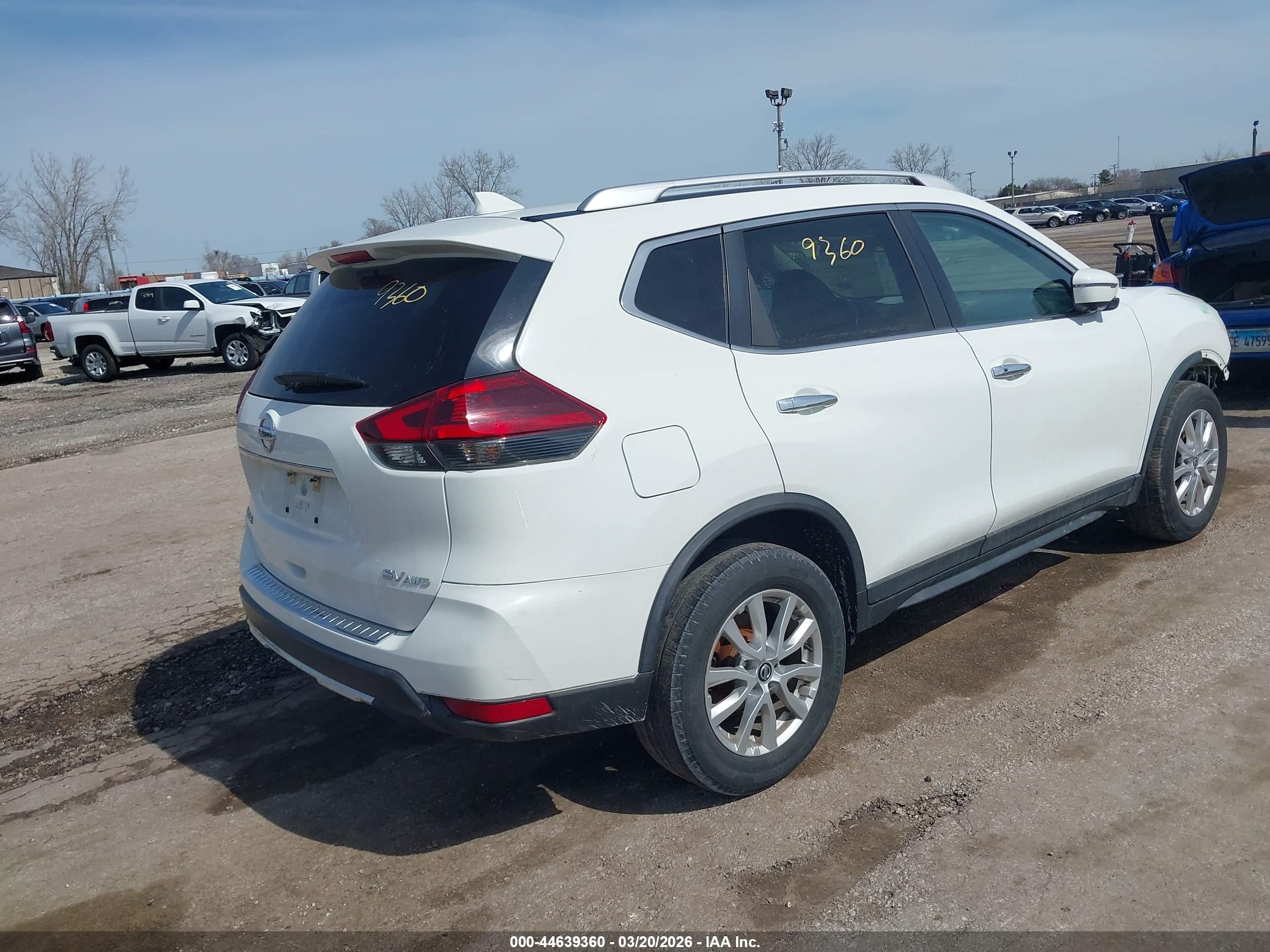NISSAN ROGUE image 4
