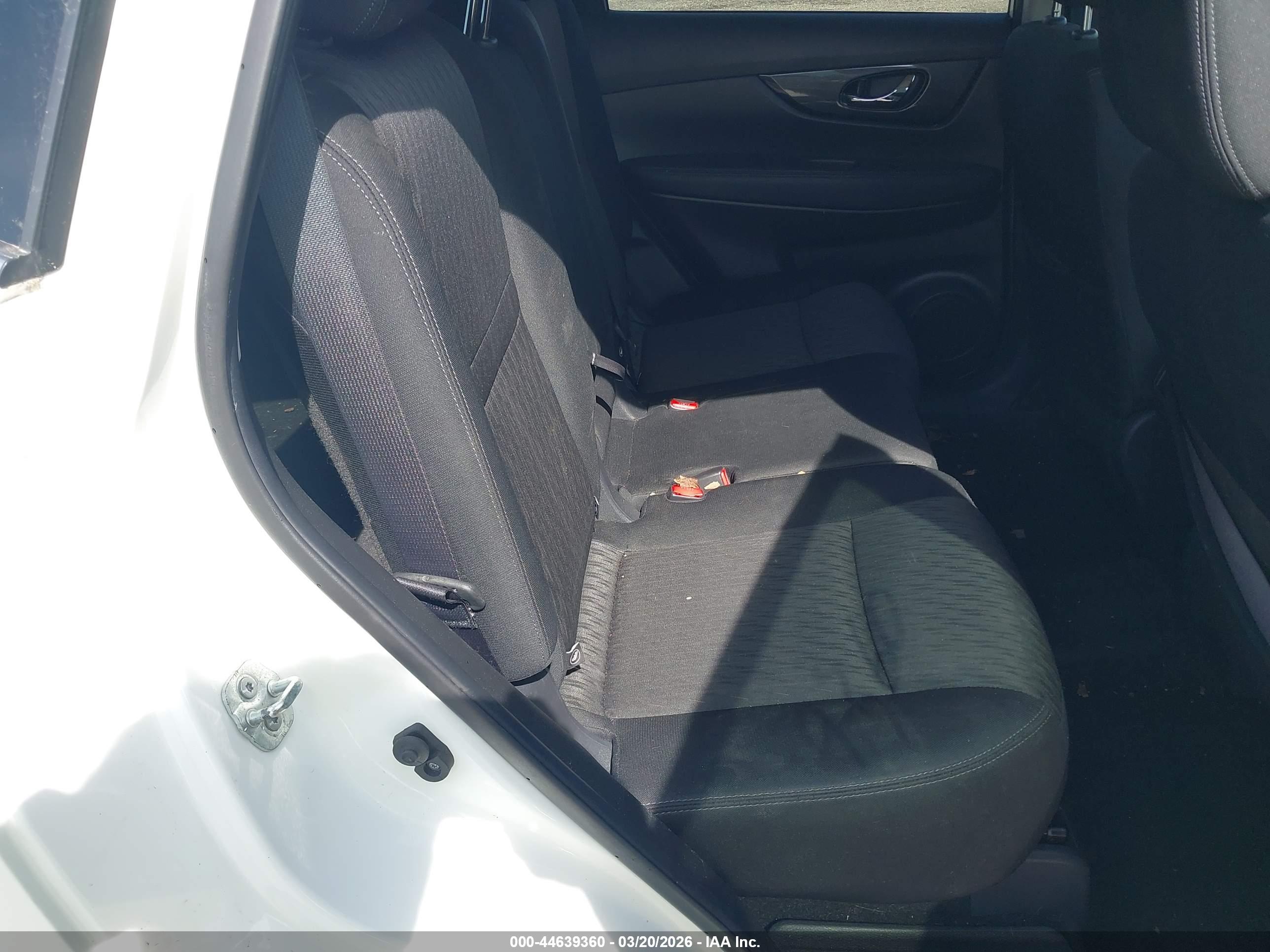 NISSAN ROGUE image 8