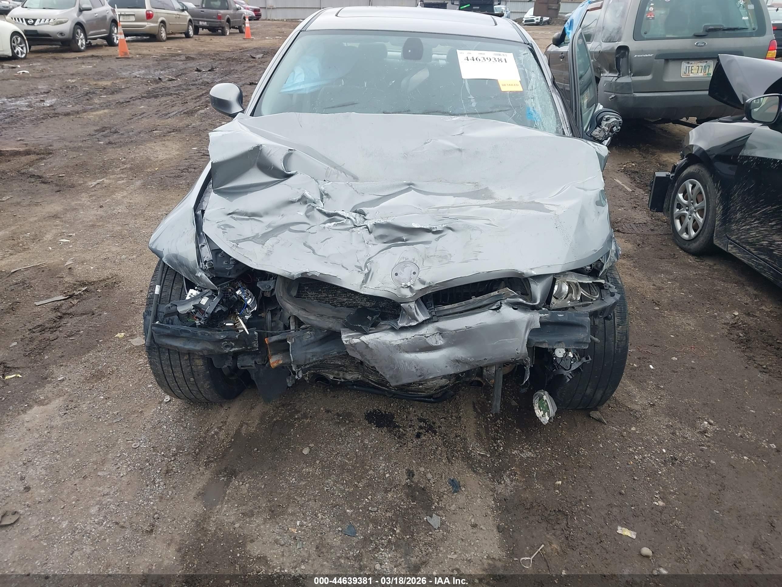 BMW 328I image 6