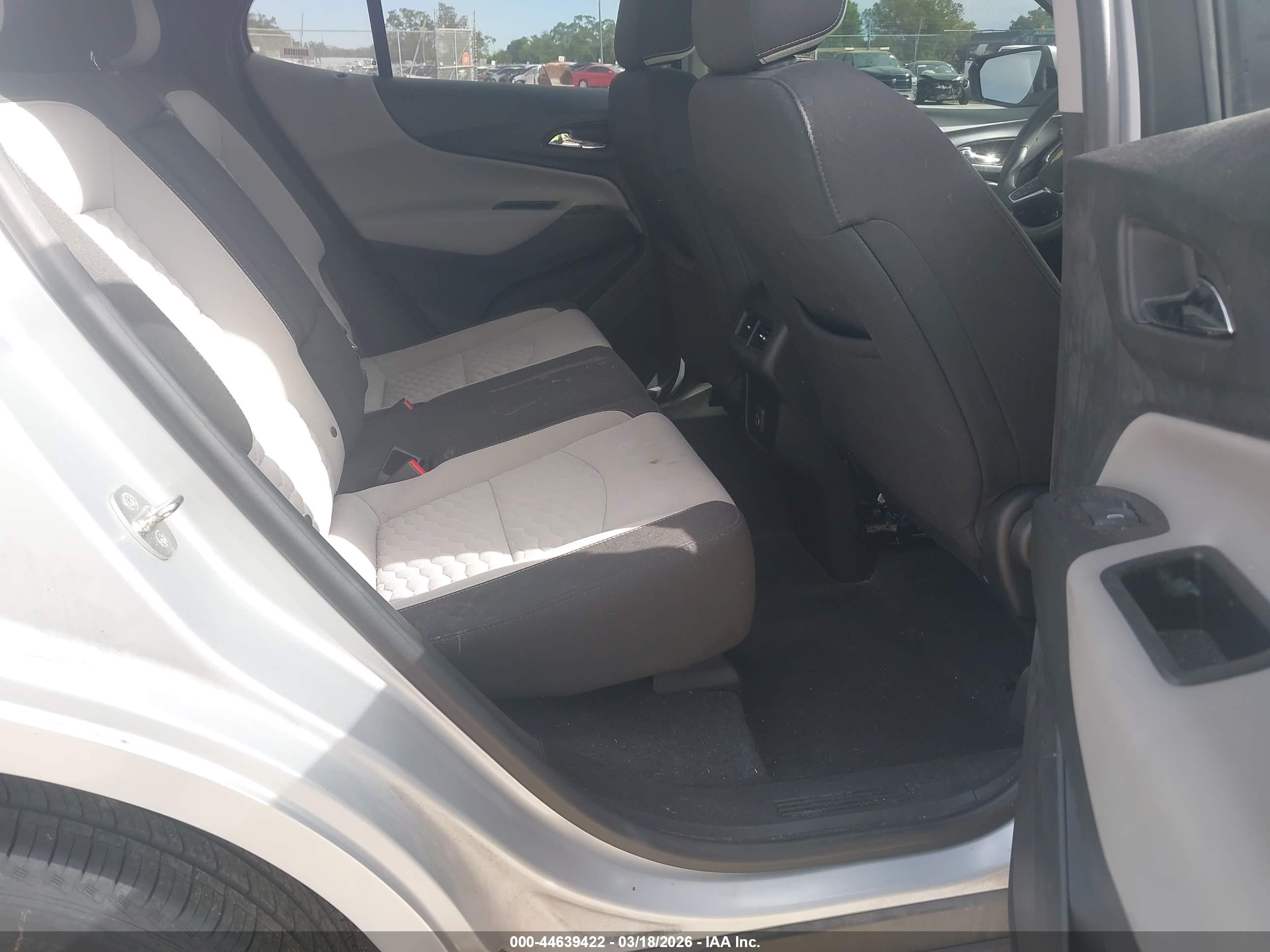 CHEVROLET EQUINOX image 8