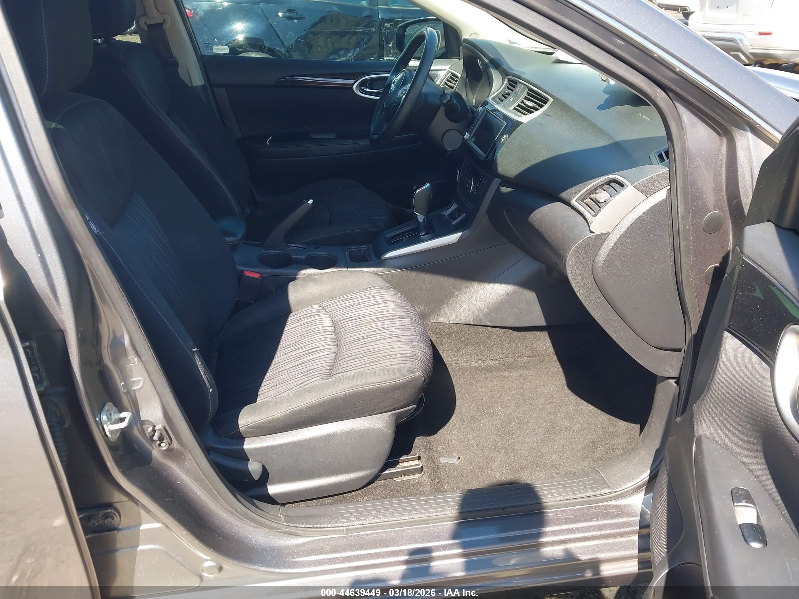 NISSAN SENTRA image 5