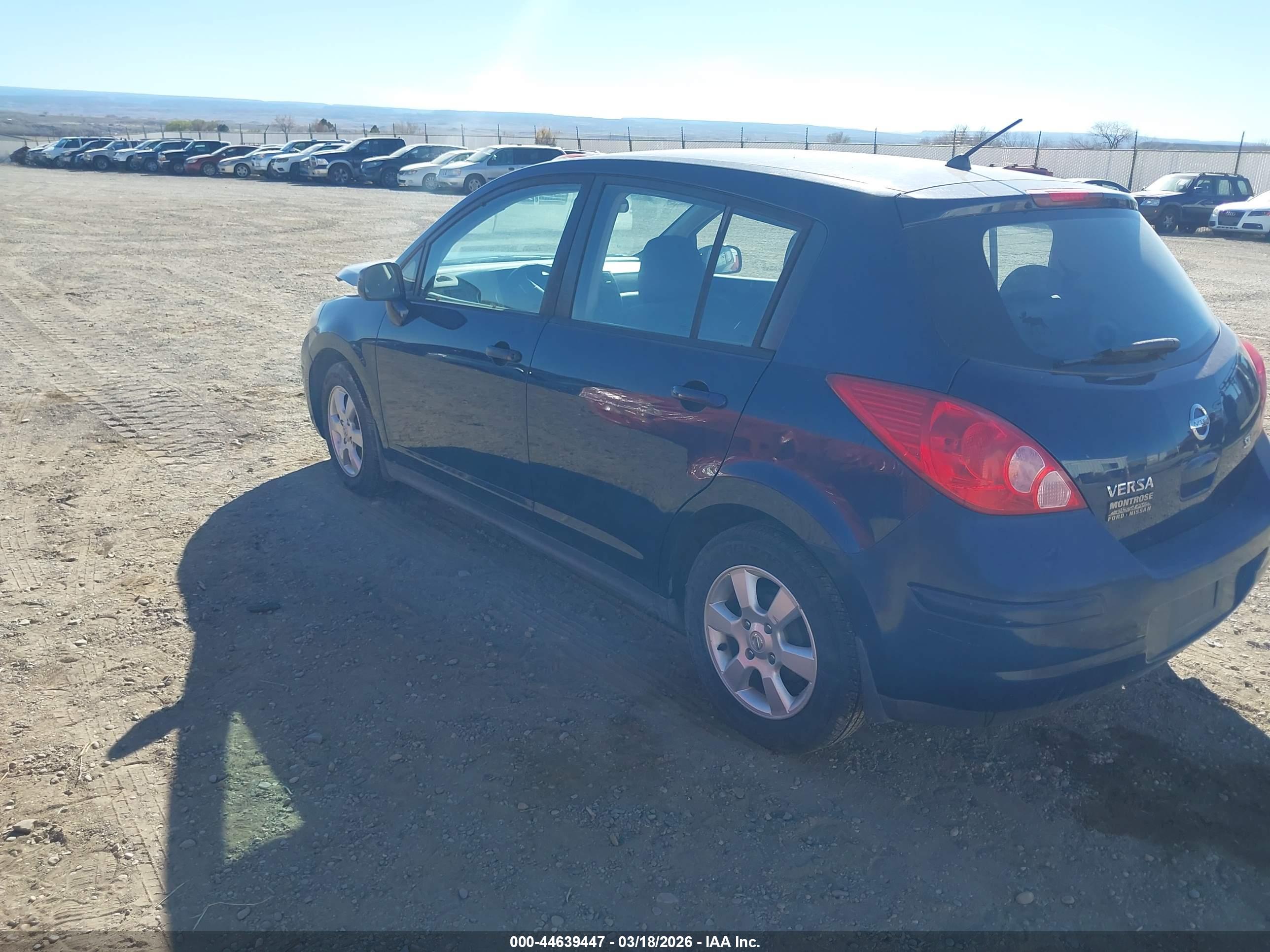 NISSAN VERSA image 3