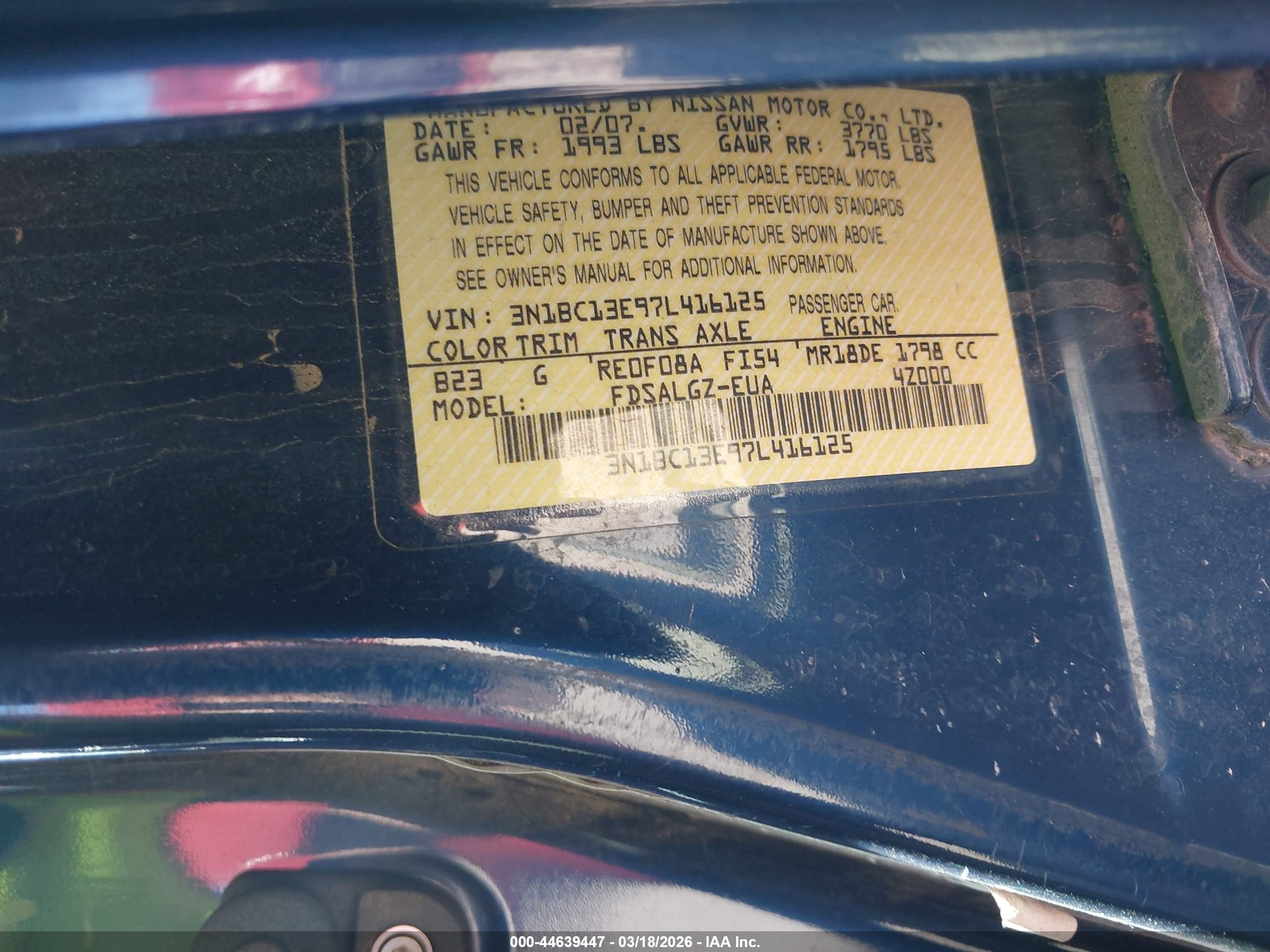NISSAN VERSA image 9