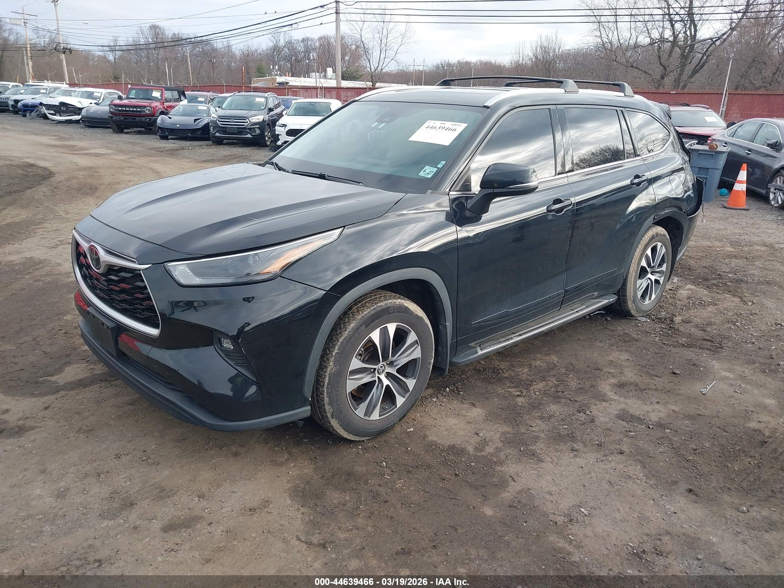 TOYOTA HIGHLANDER image 2