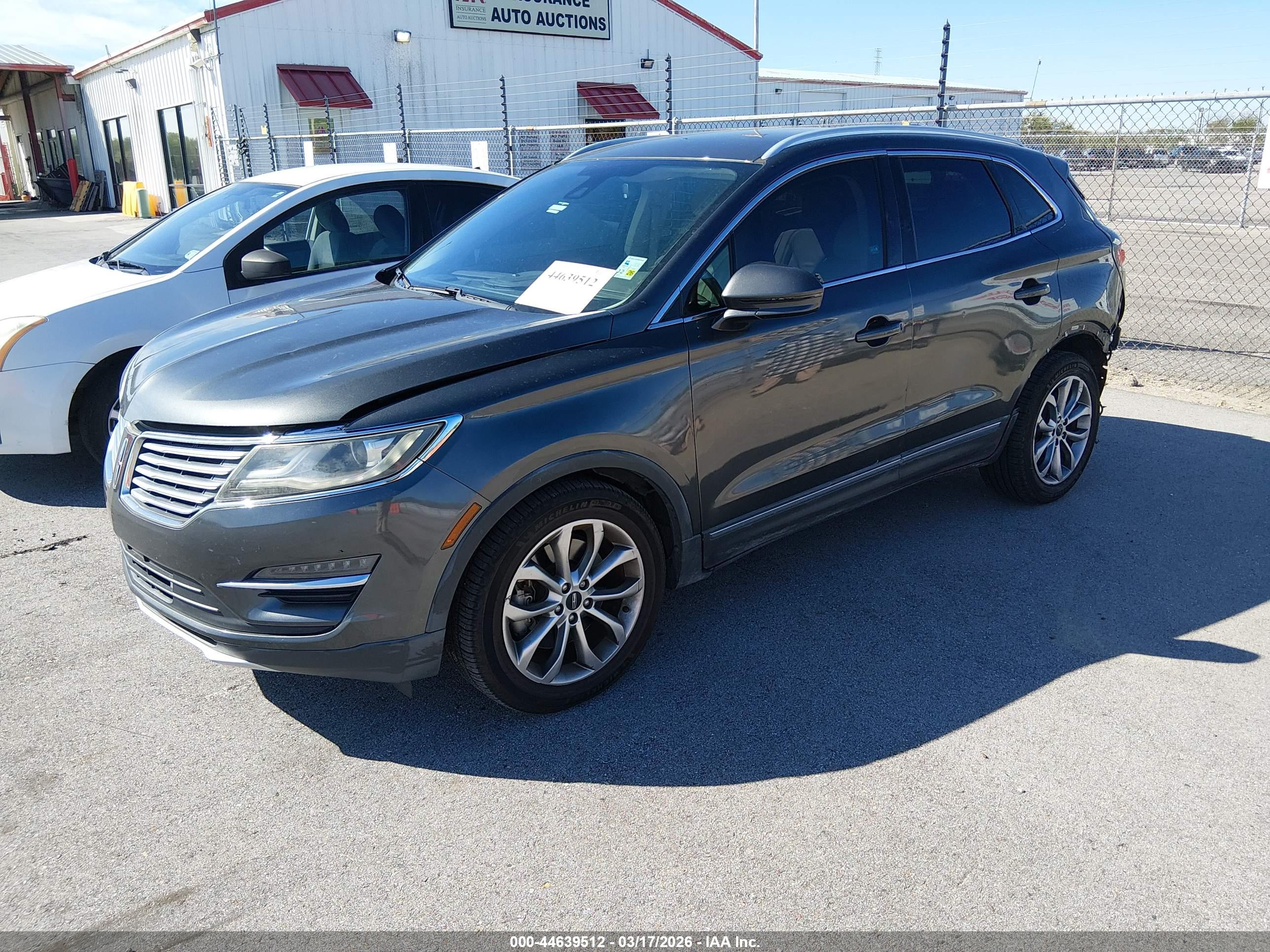LINCOLN MKC image 2
