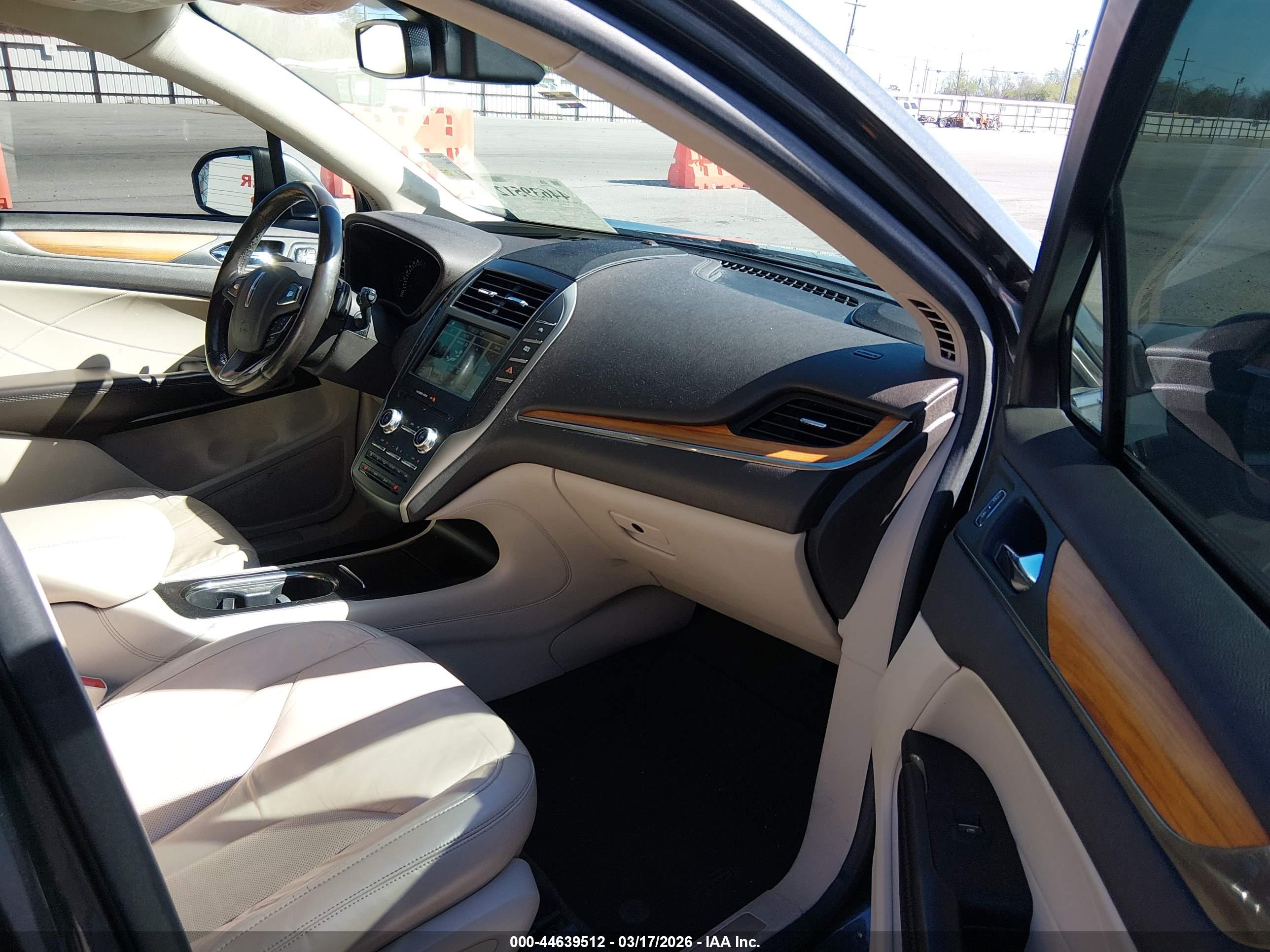 LINCOLN MKC image 5