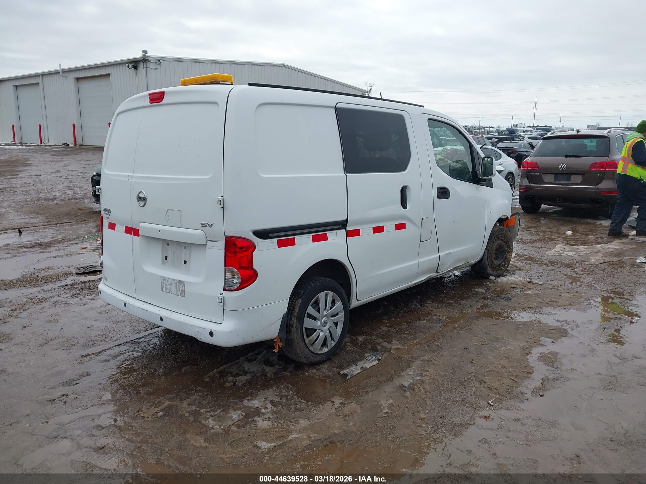 NISSAN NV200 image 4