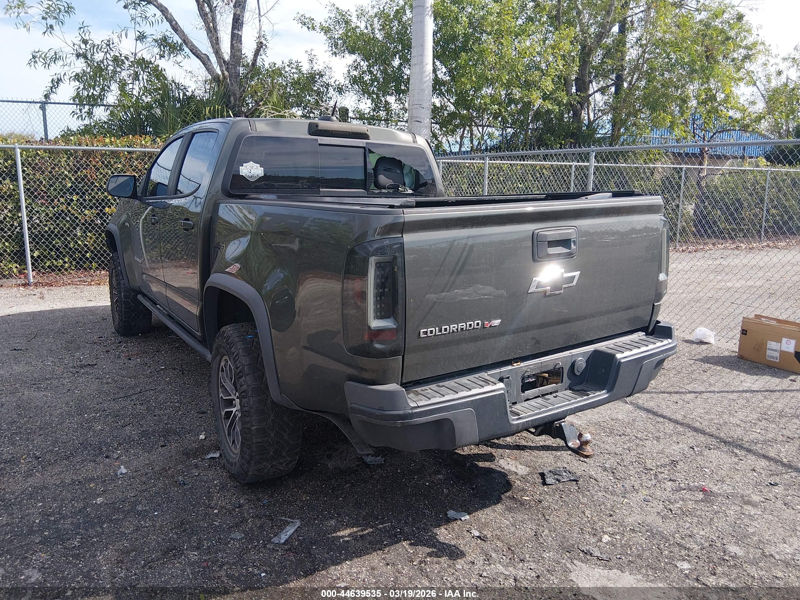 CHEVROLET COLORADO image 3
