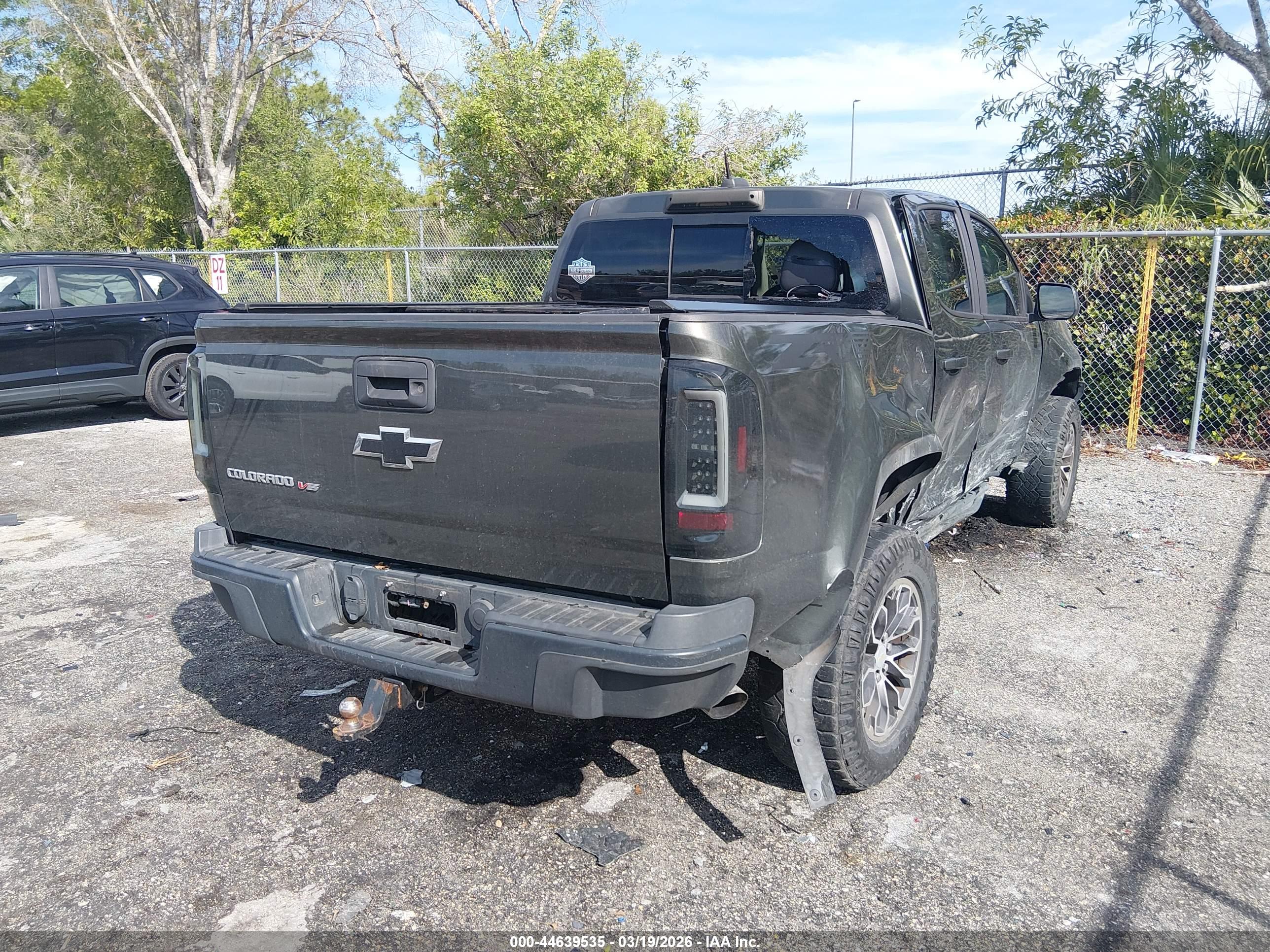 CHEVROLET COLORADO image 4