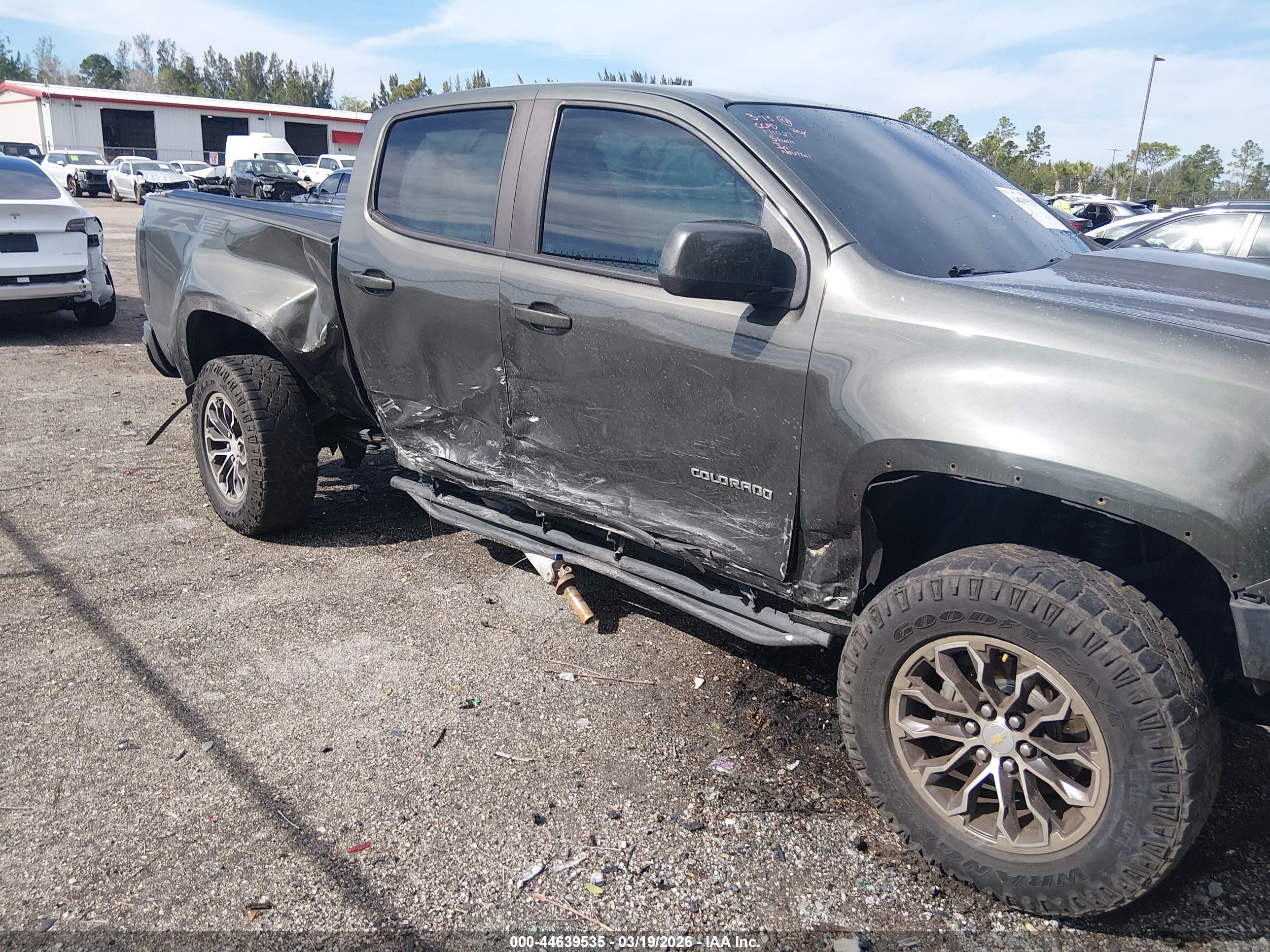 CHEVROLET COLORADO image 6