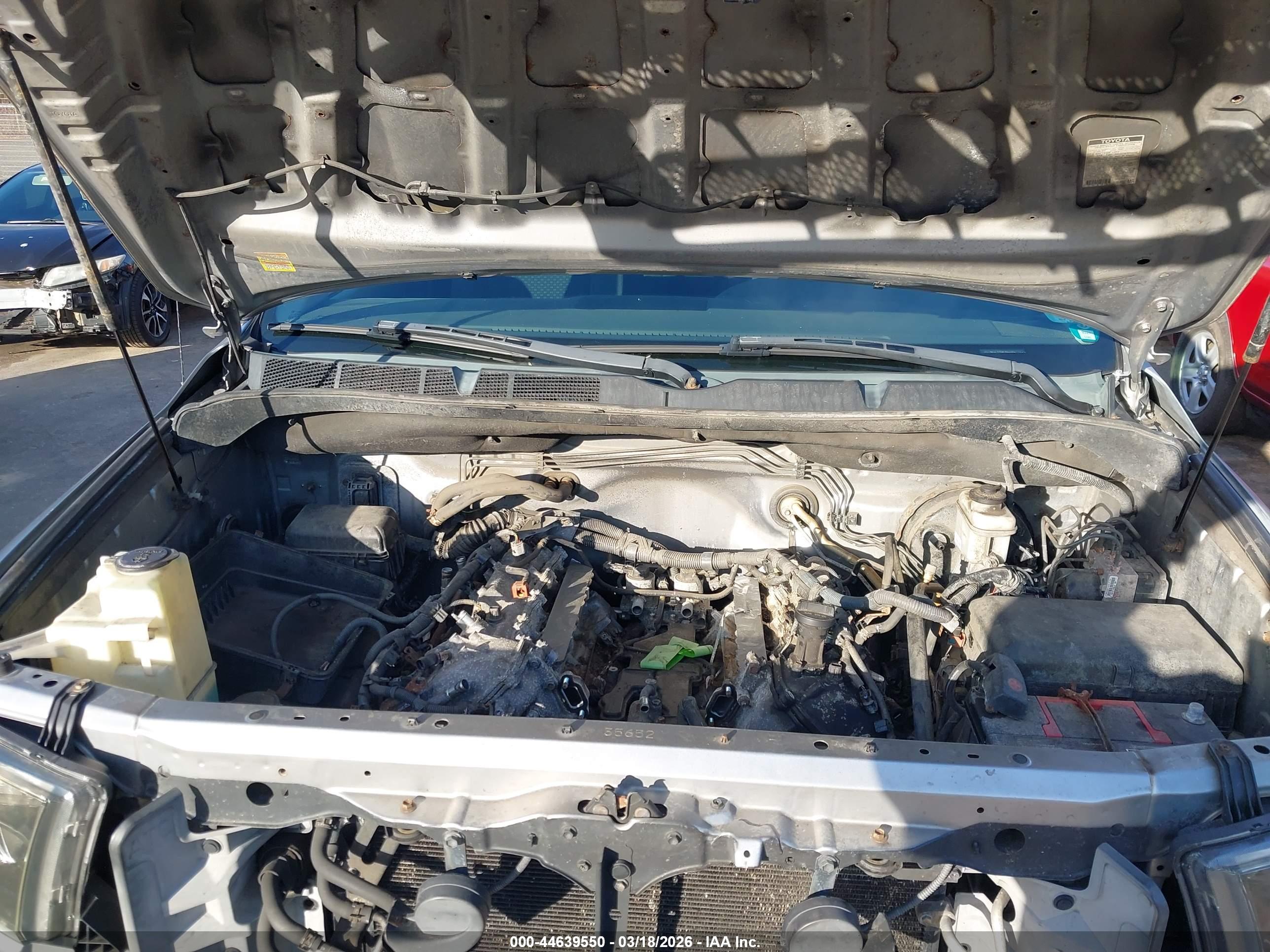 TOYOTA TUNDRA image 10