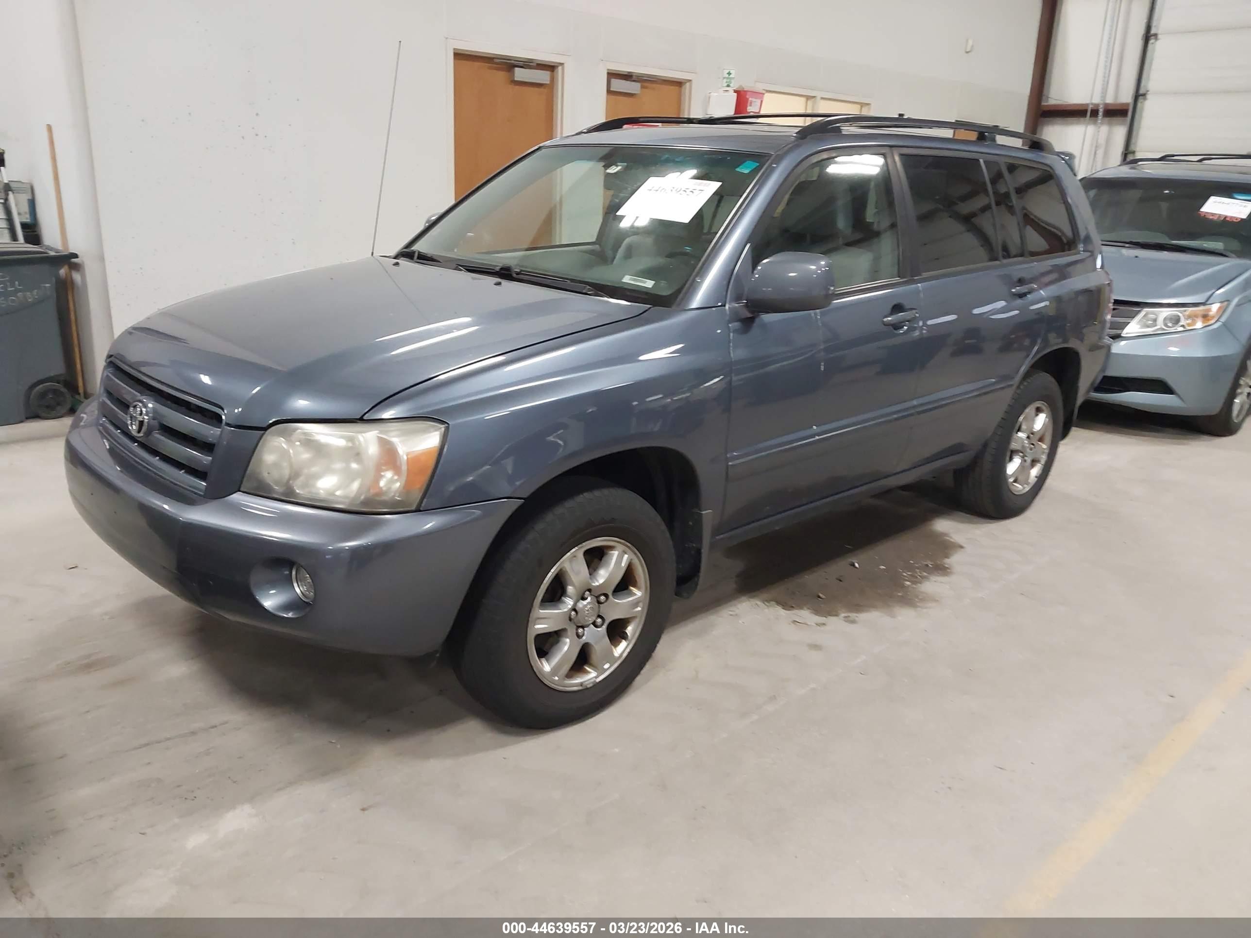TOYOTA HIGHLANDER image 2