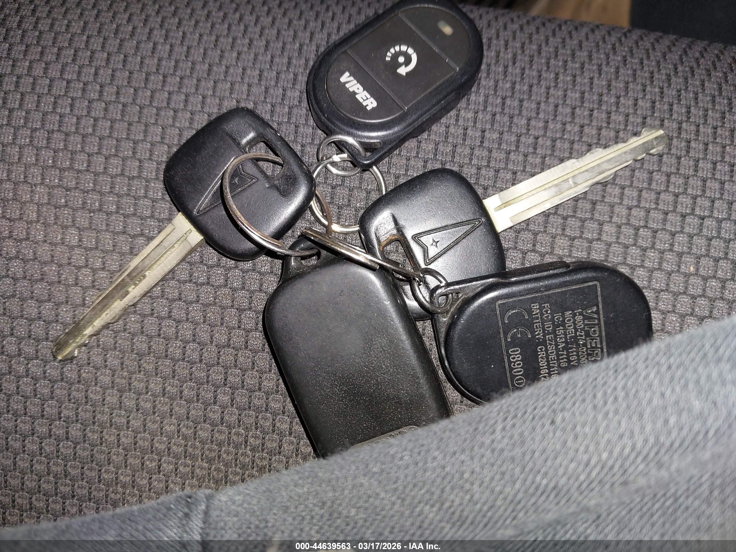 PONTIAC VIBE image 11