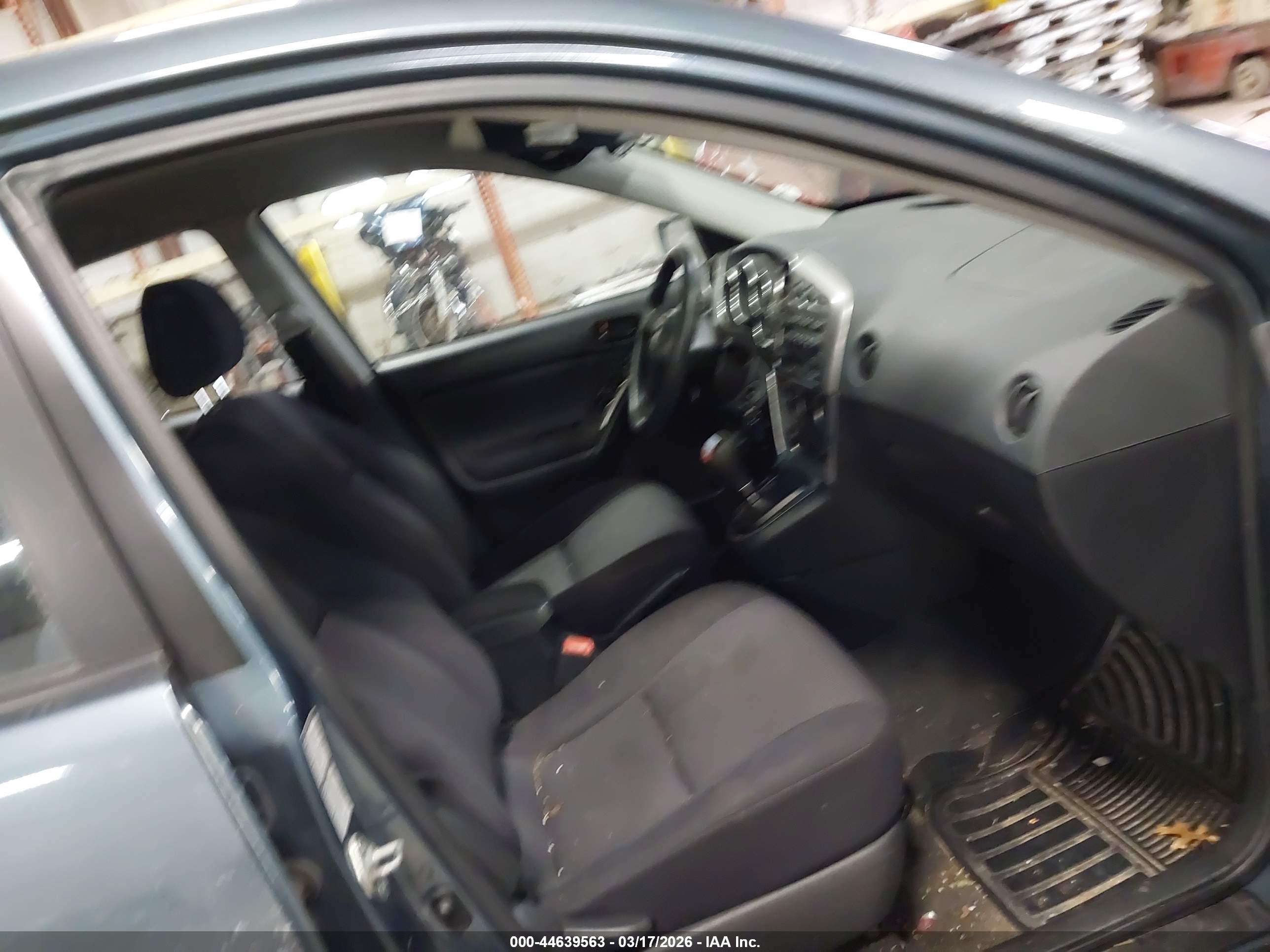 PONTIAC VIBE image 5
