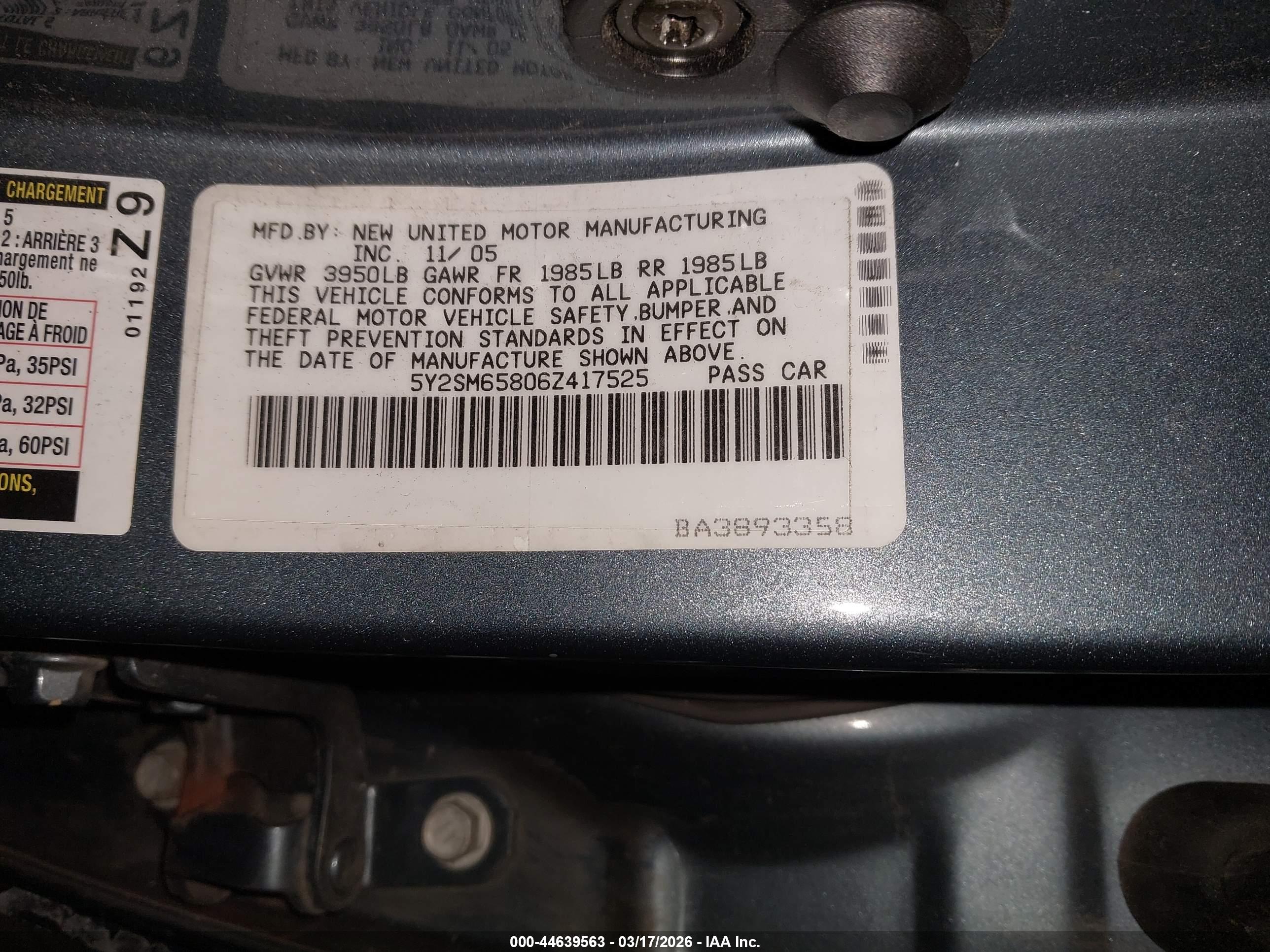 PONTIAC VIBE image 9
