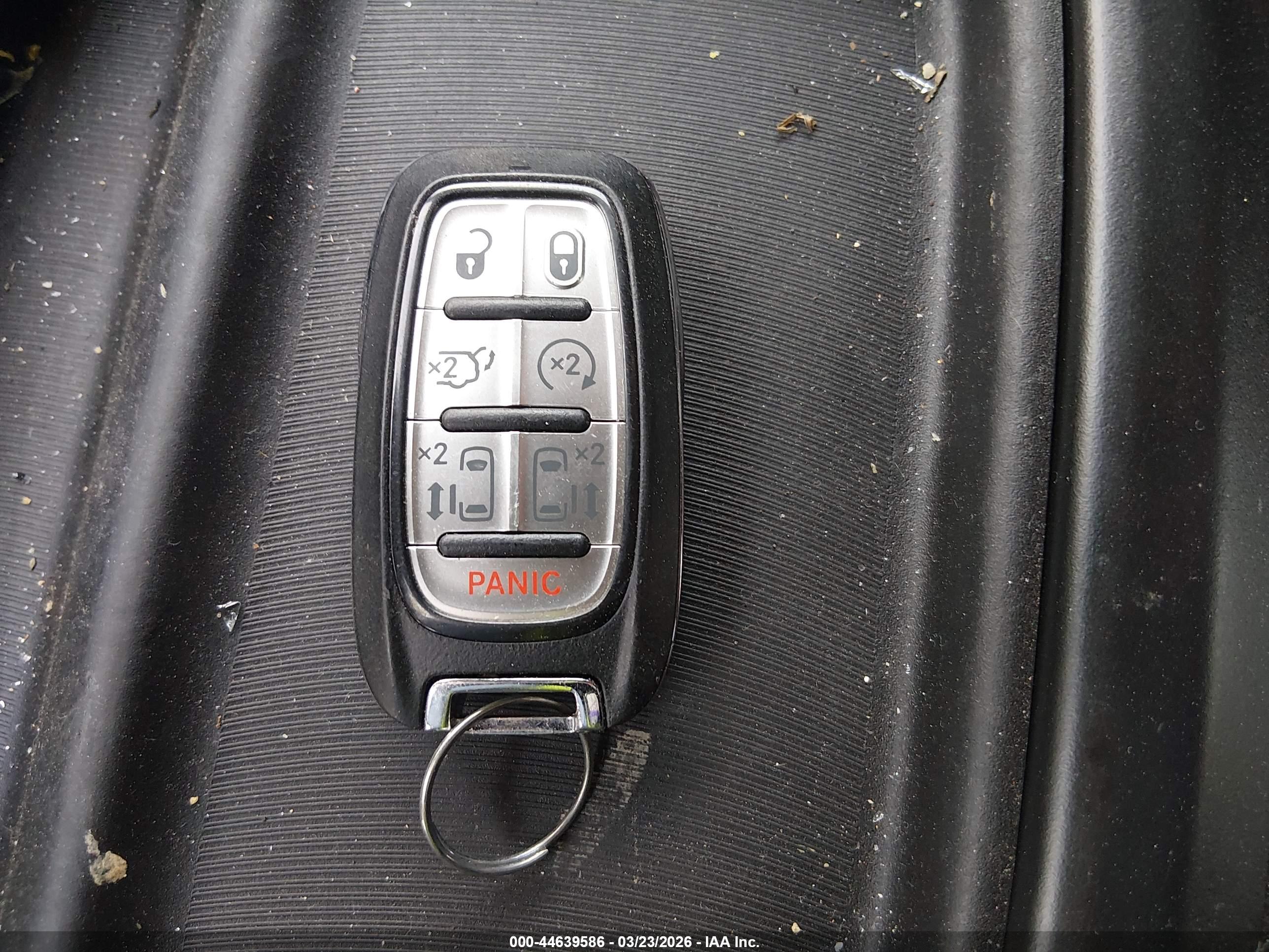 CHRYSLER PACIFICA image 11