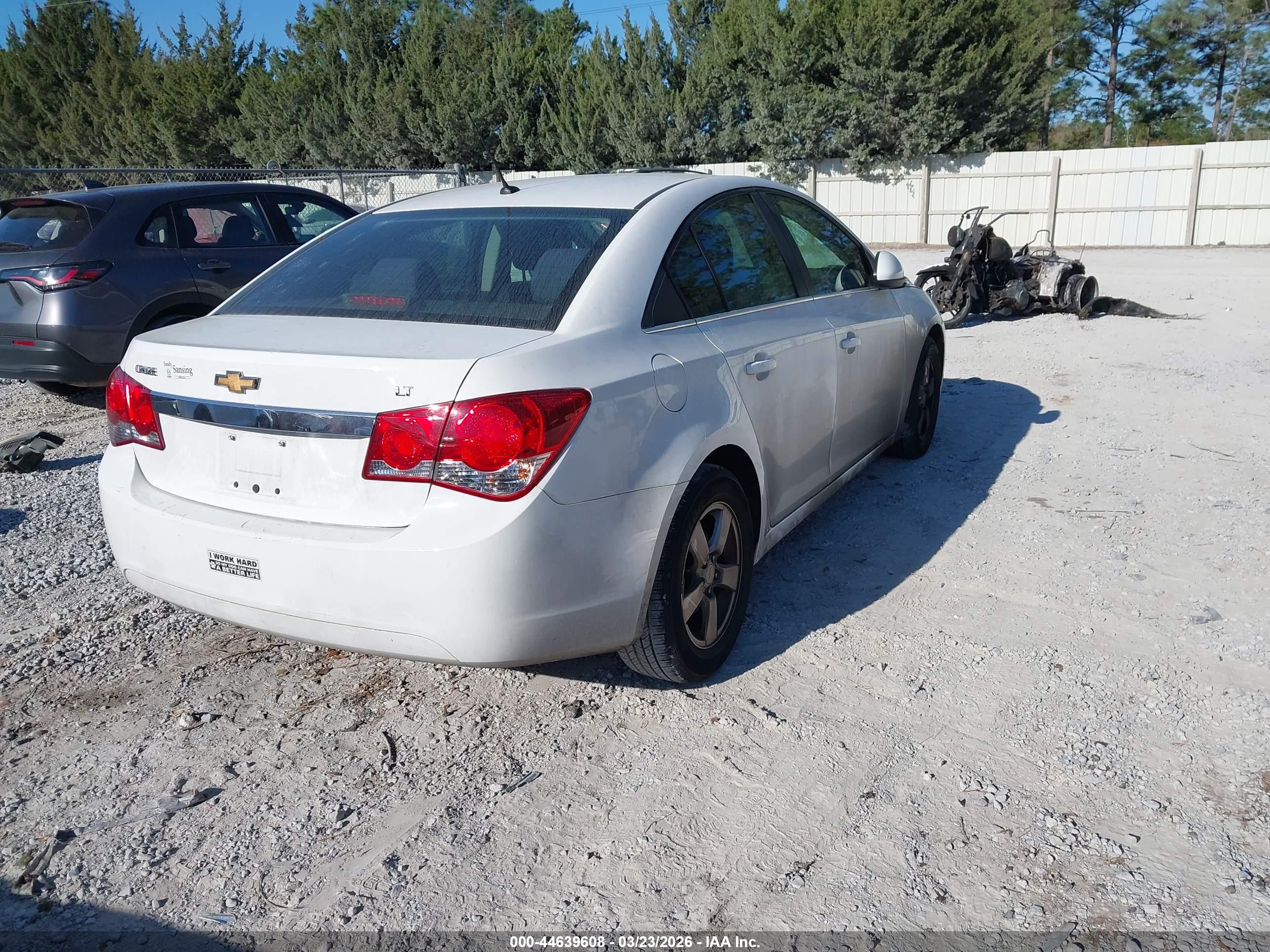 CHEVROLET CRUZE image 4