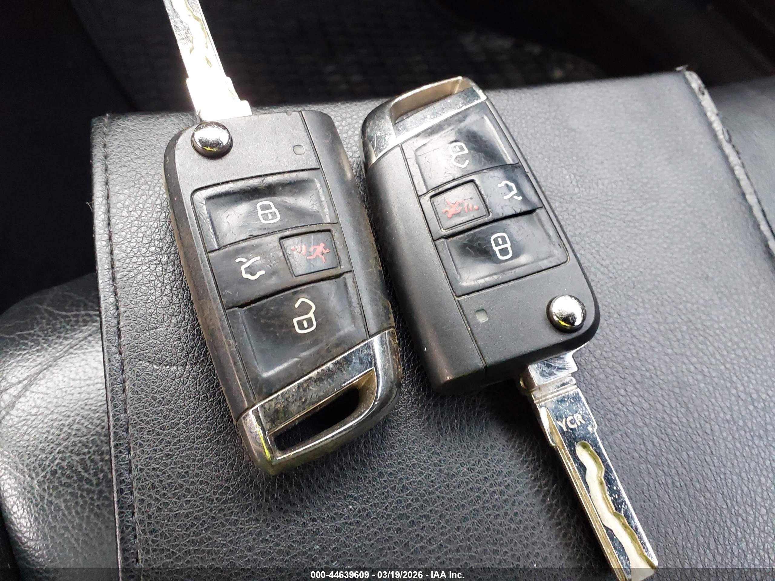 VOLKSWAGEN GOLF image 11