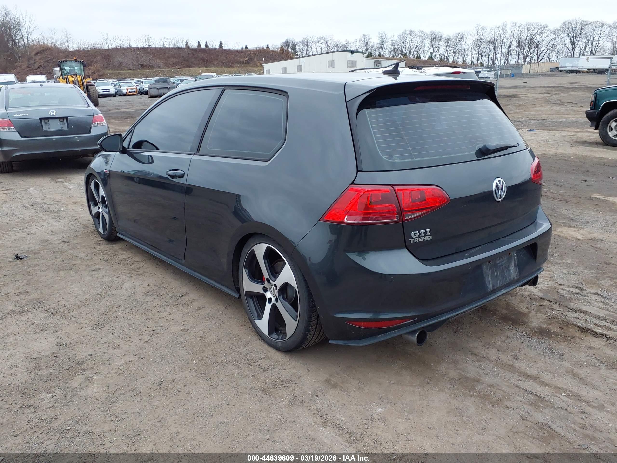 VOLKSWAGEN GOLF image 3