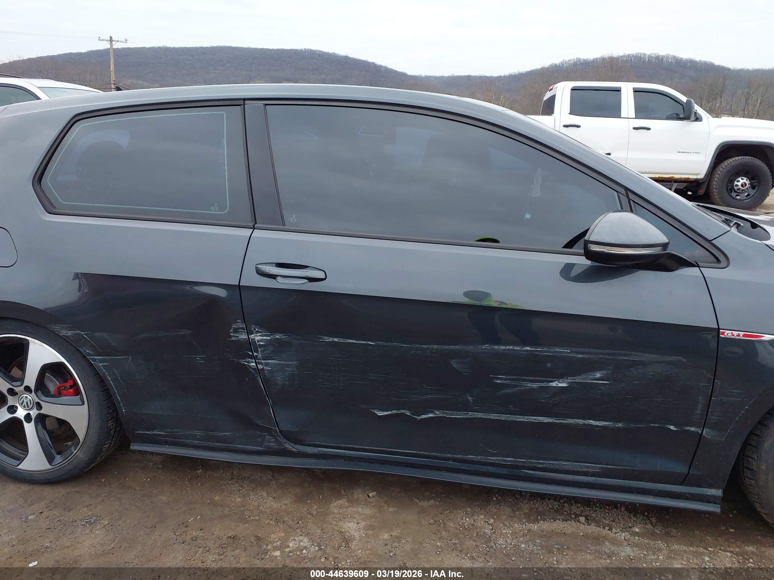 VOLKSWAGEN GOLF image 6