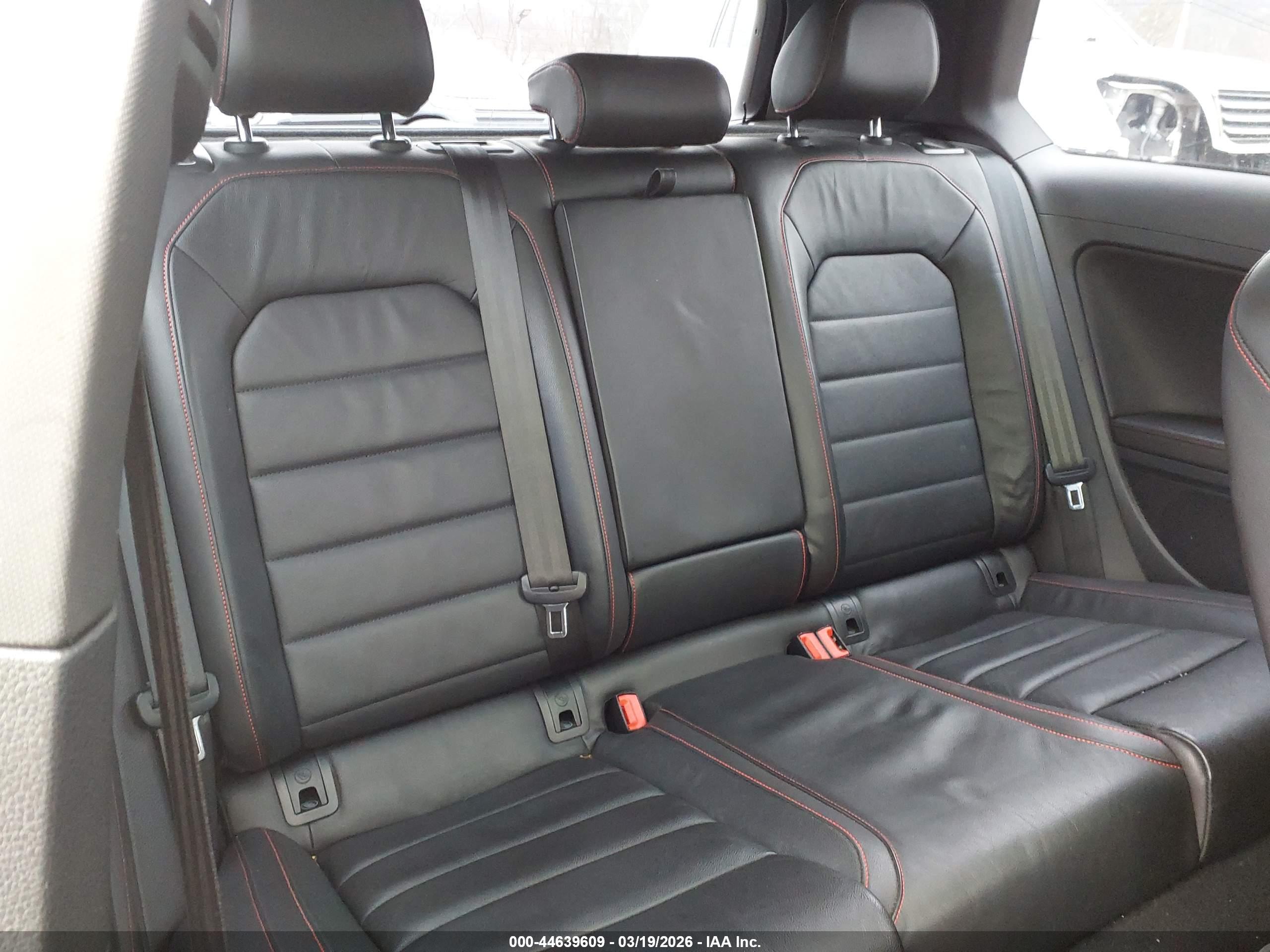 VOLKSWAGEN GOLF image 8