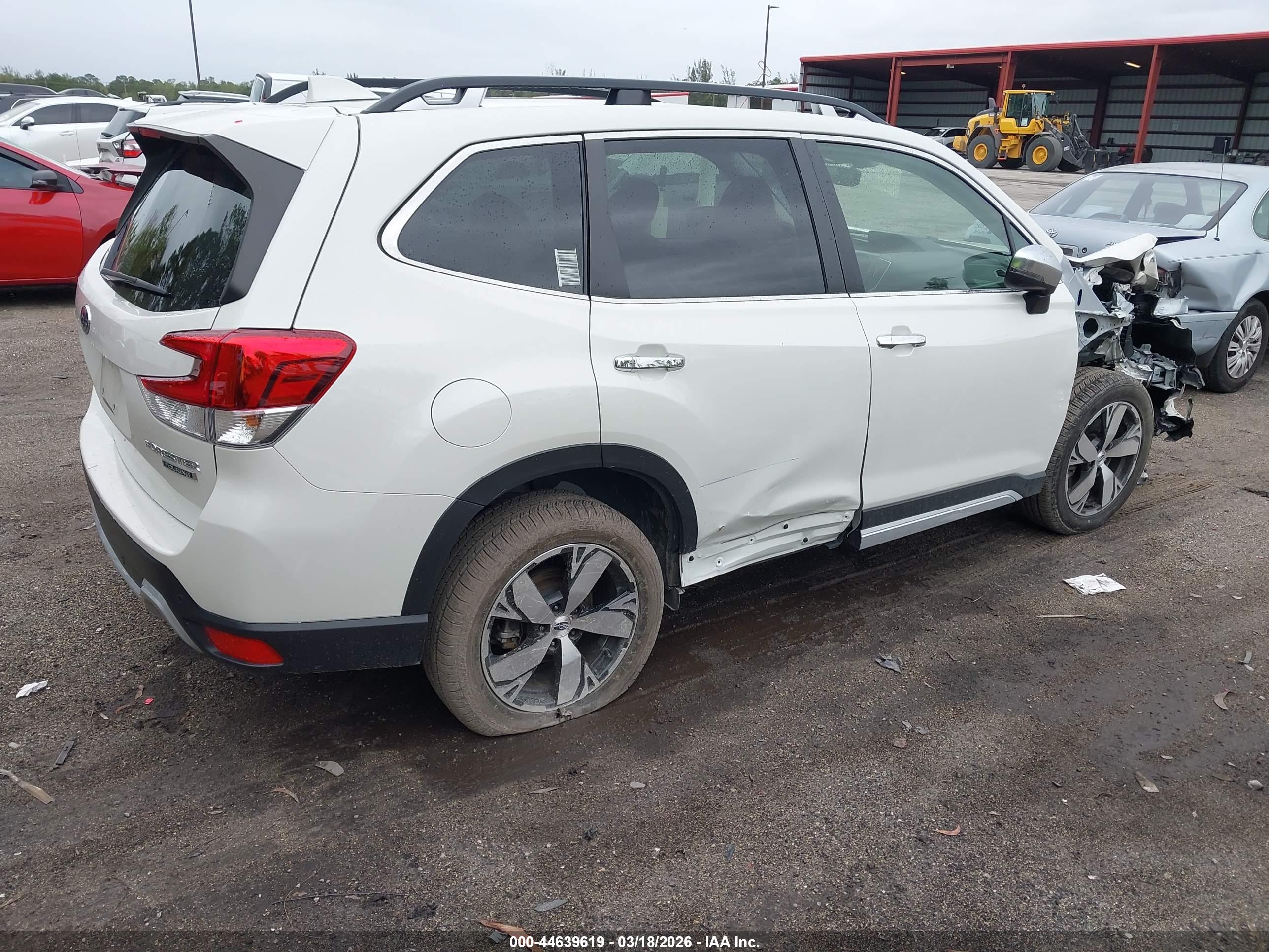 SUBARU FORESTER image 4