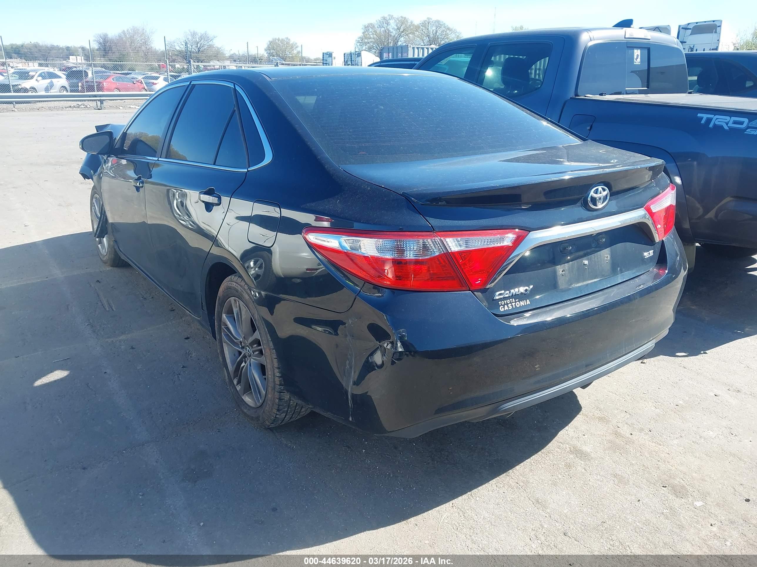 TOYOTA CAMRY image 3