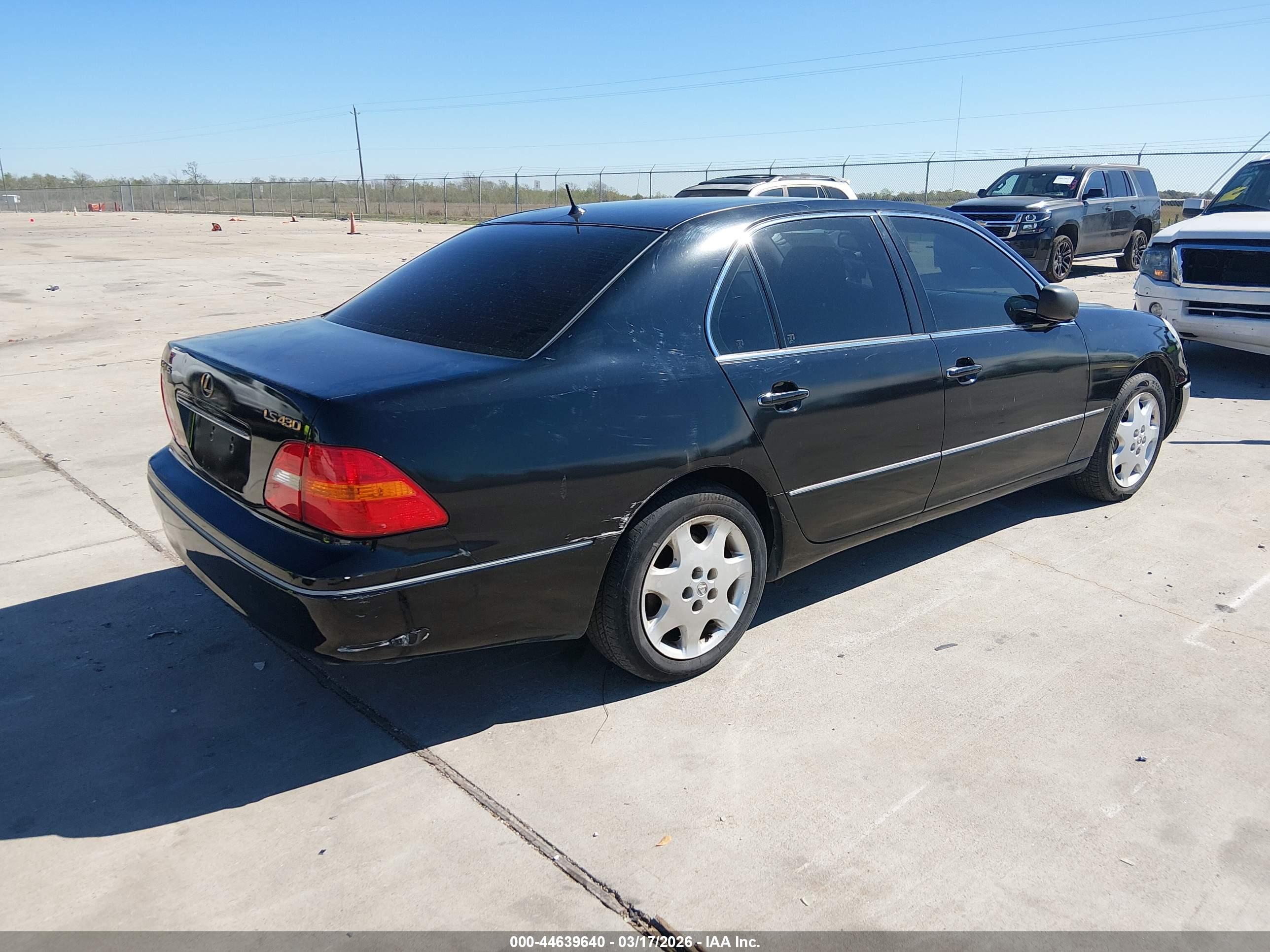 LEXUS LS image 4