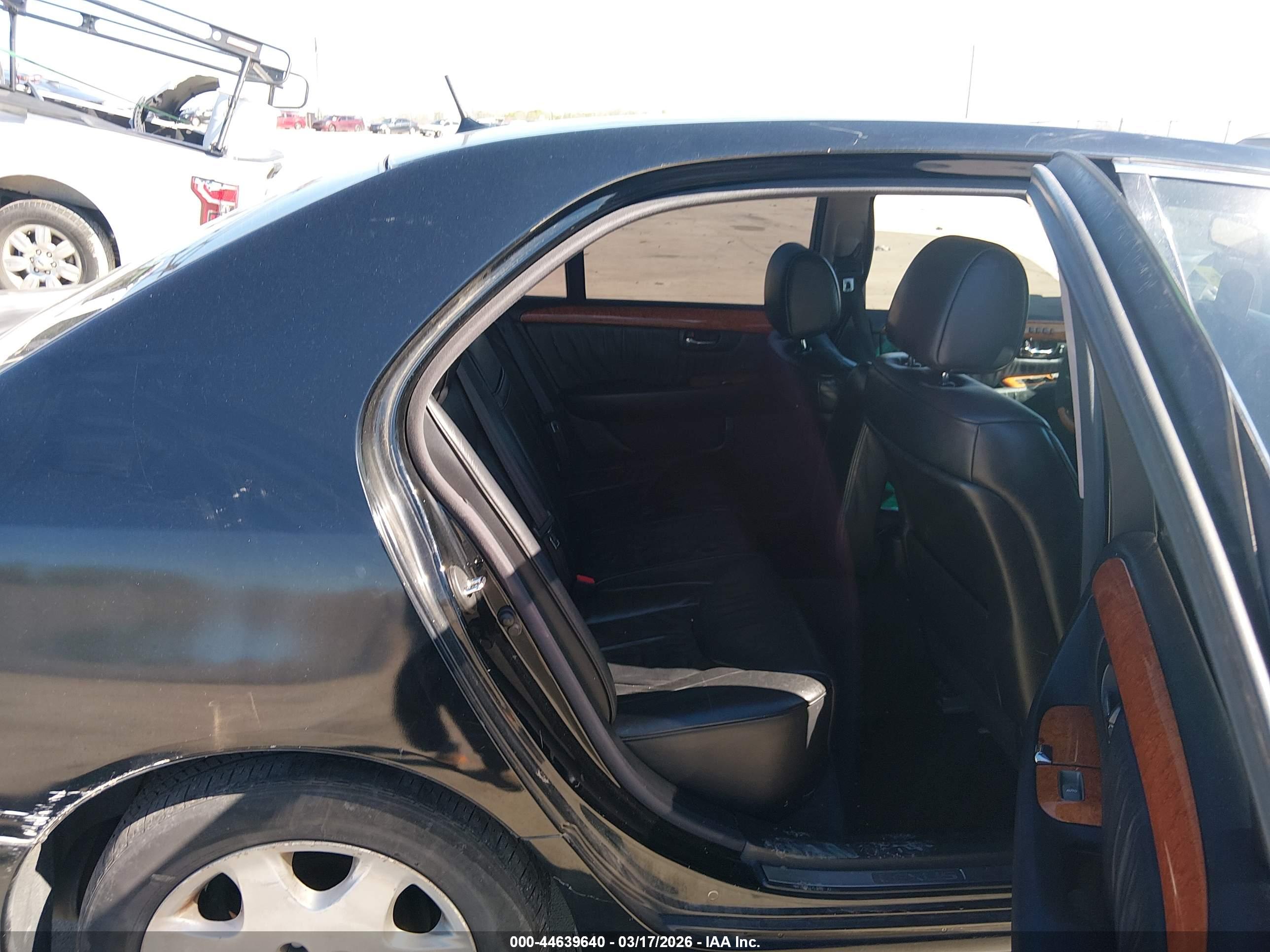 LEXUS LS image 8