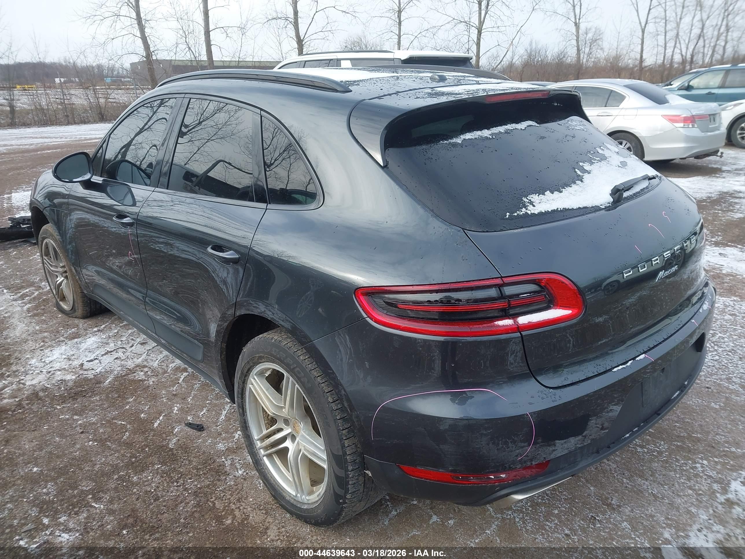PORSCHE MACAN image 3