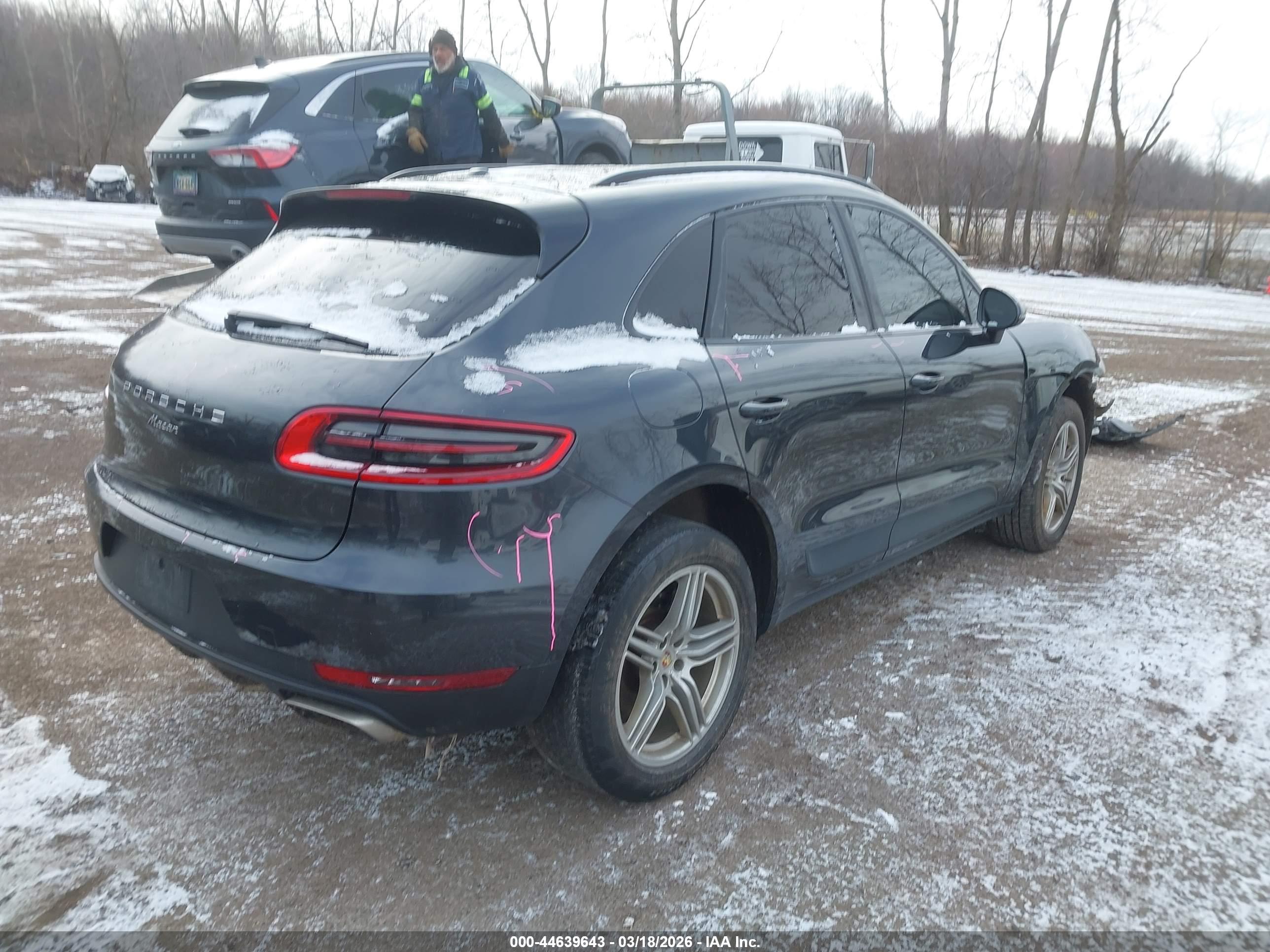 PORSCHE MACAN image 4