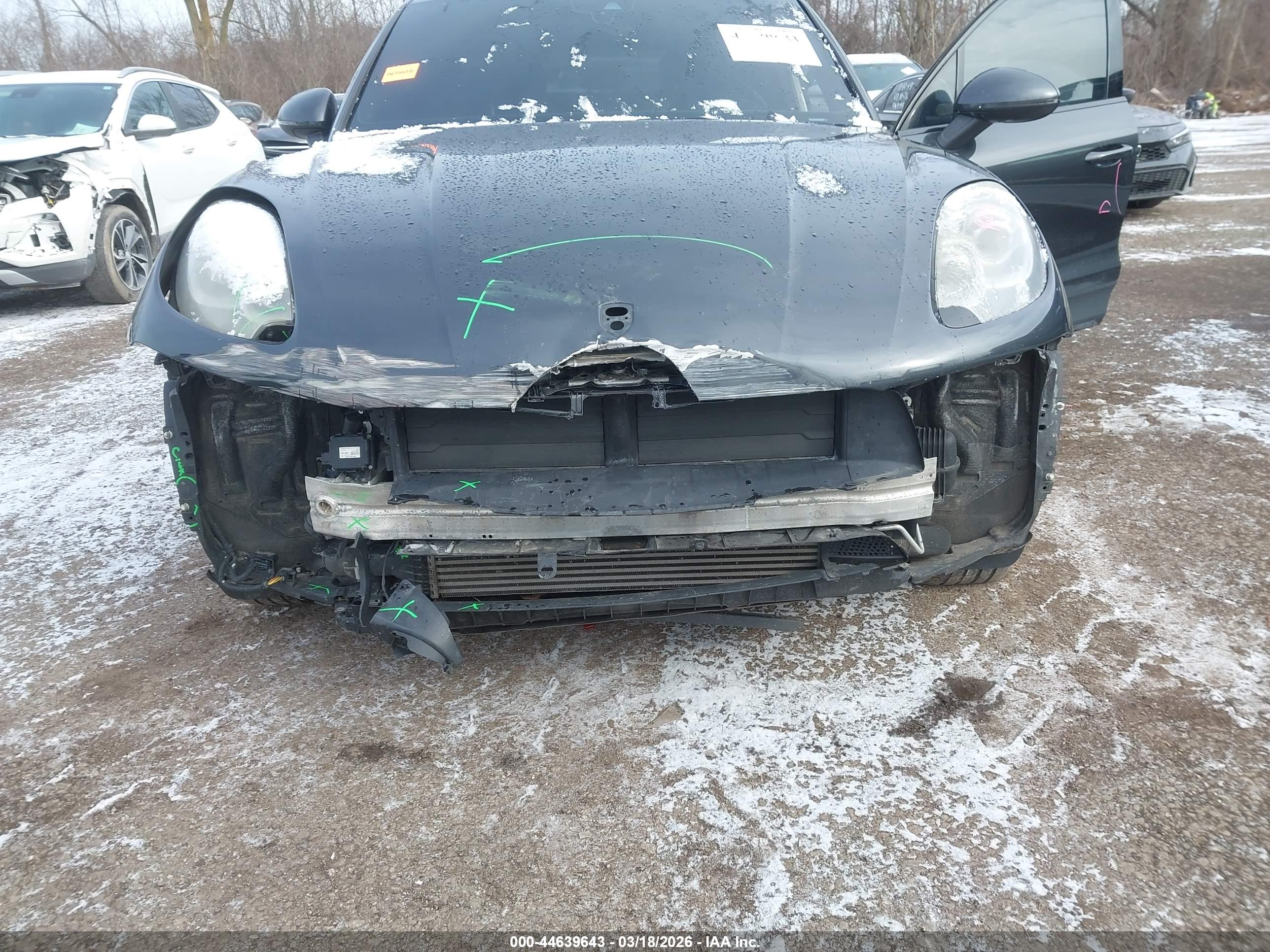 PORSCHE MACAN image 6