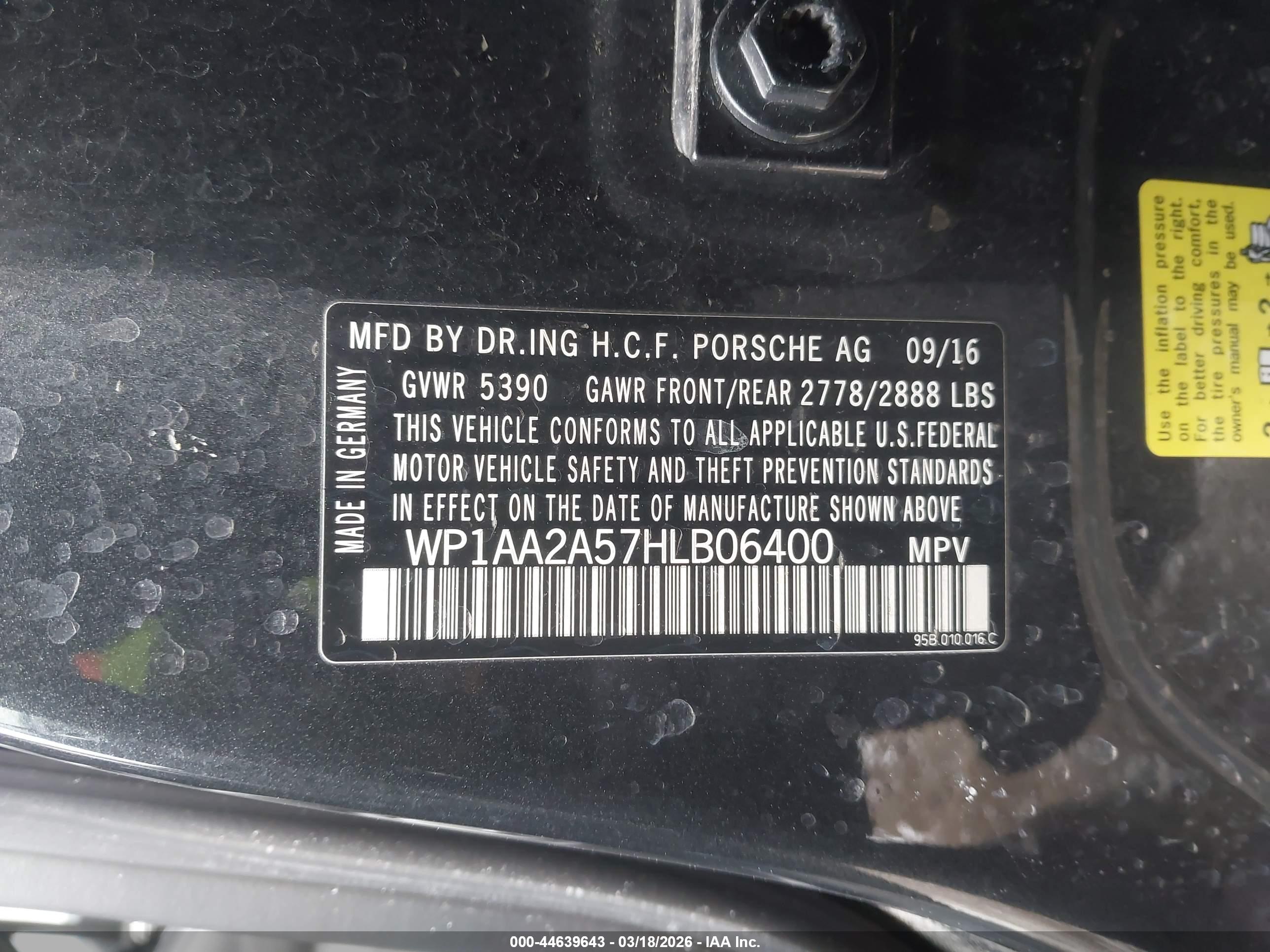 PORSCHE MACAN image 9