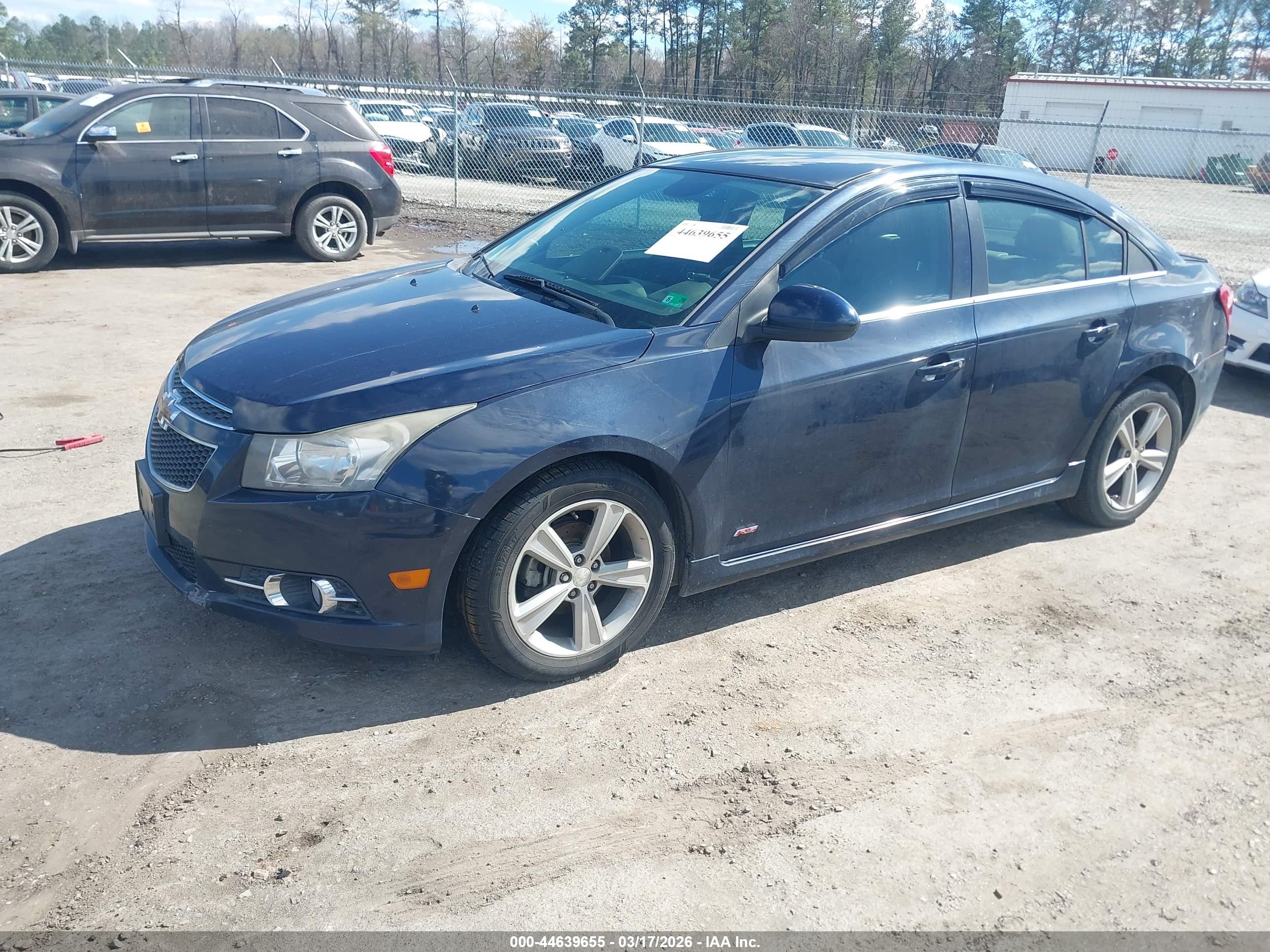 CHEVROLET CRUZE image 2