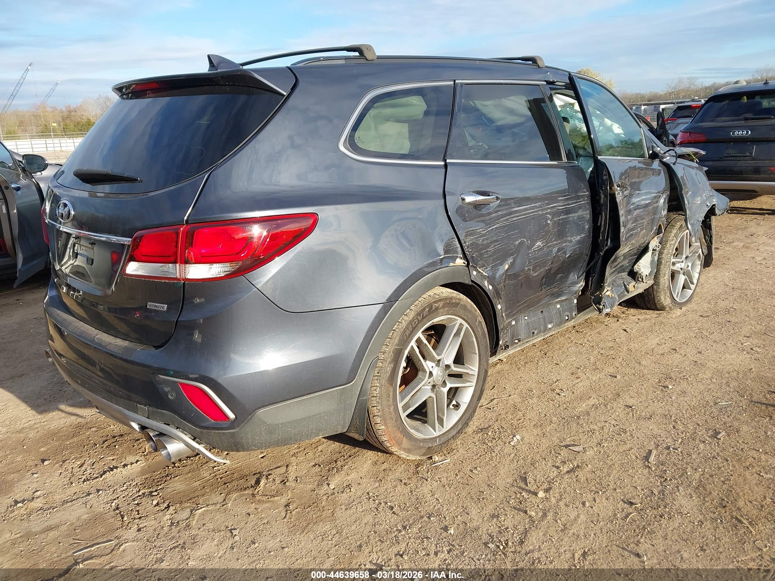 HYUNDAI SANTA image 4