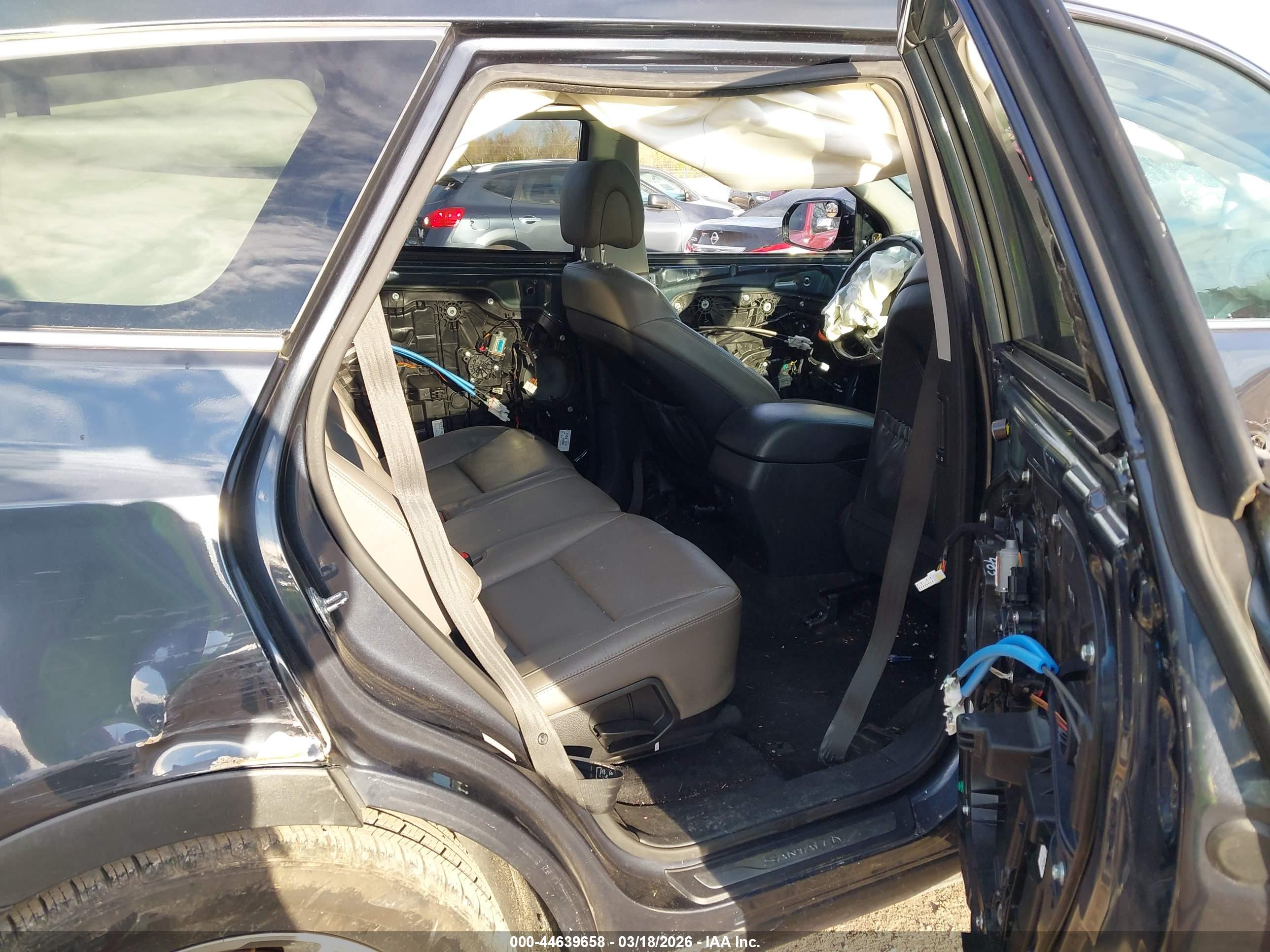 HYUNDAI SANTA image 8