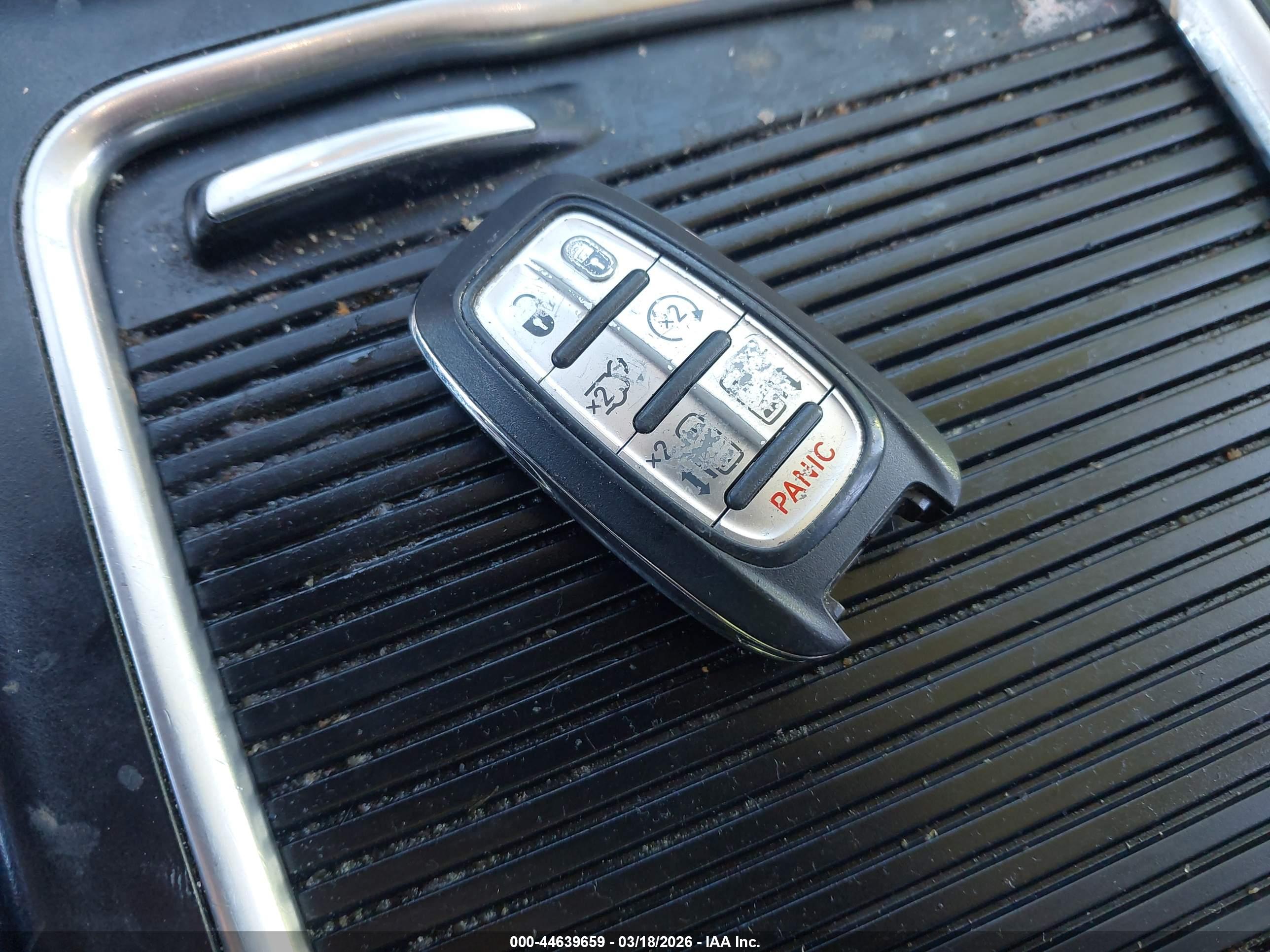 CHRYSLER PACIFICA image 11