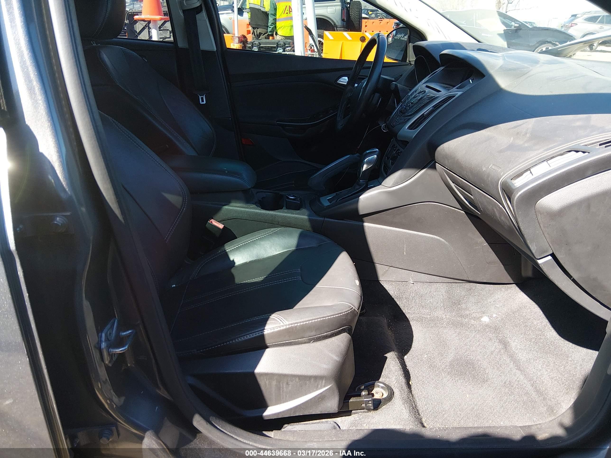 FORD FOCUS image 5