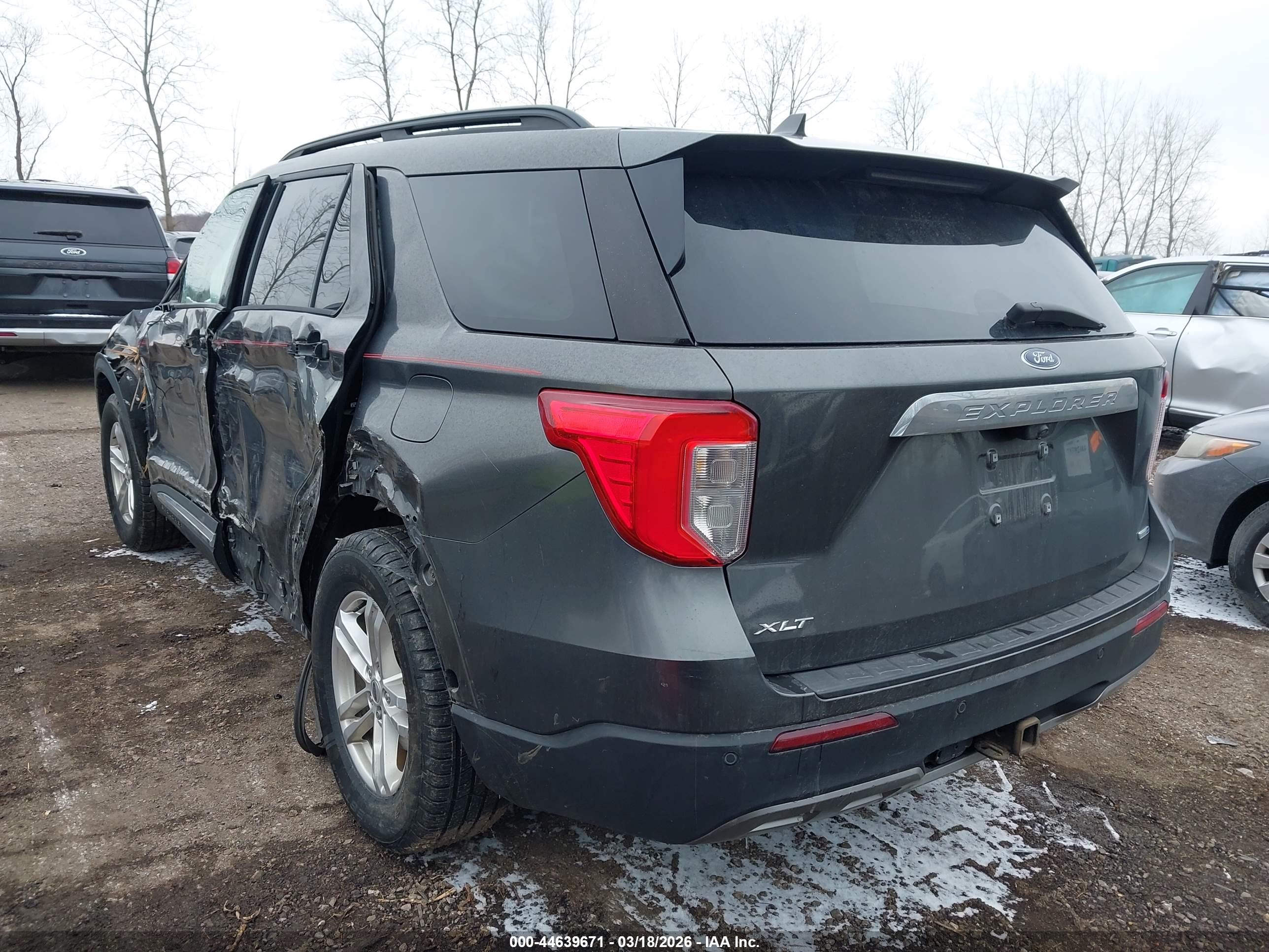 FORD EXPLORER image 3