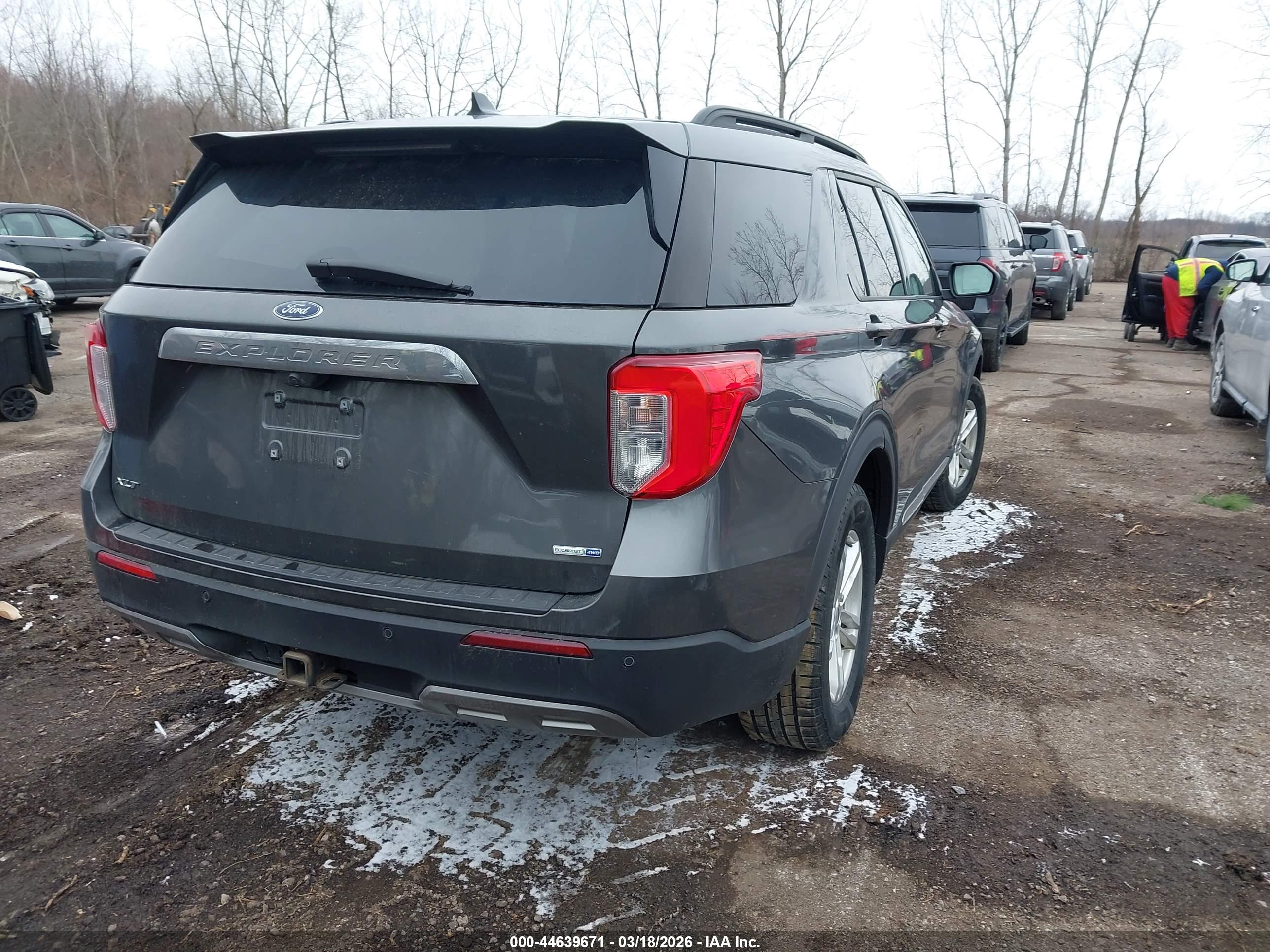 FORD EXPLORER image 4