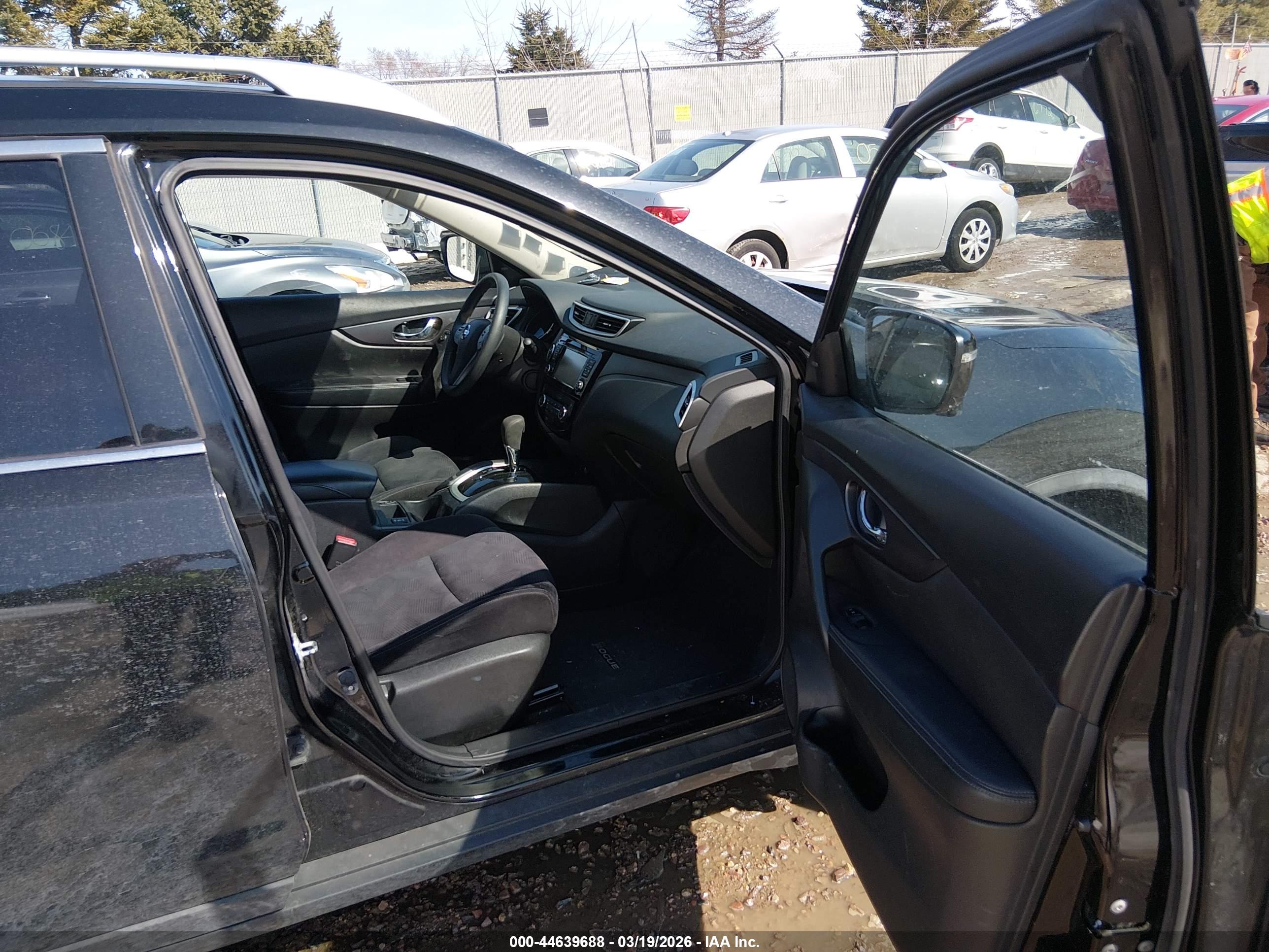 NISSAN ROGUE image 5