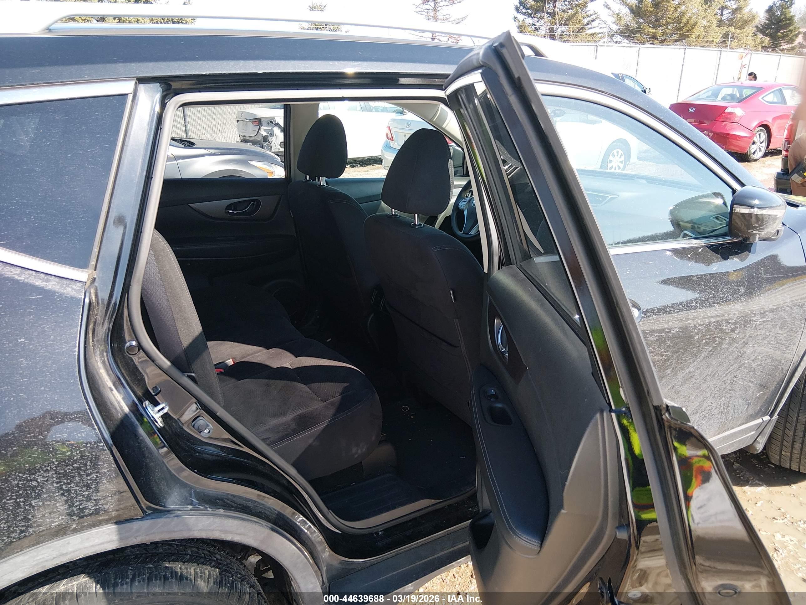 NISSAN ROGUE image 8