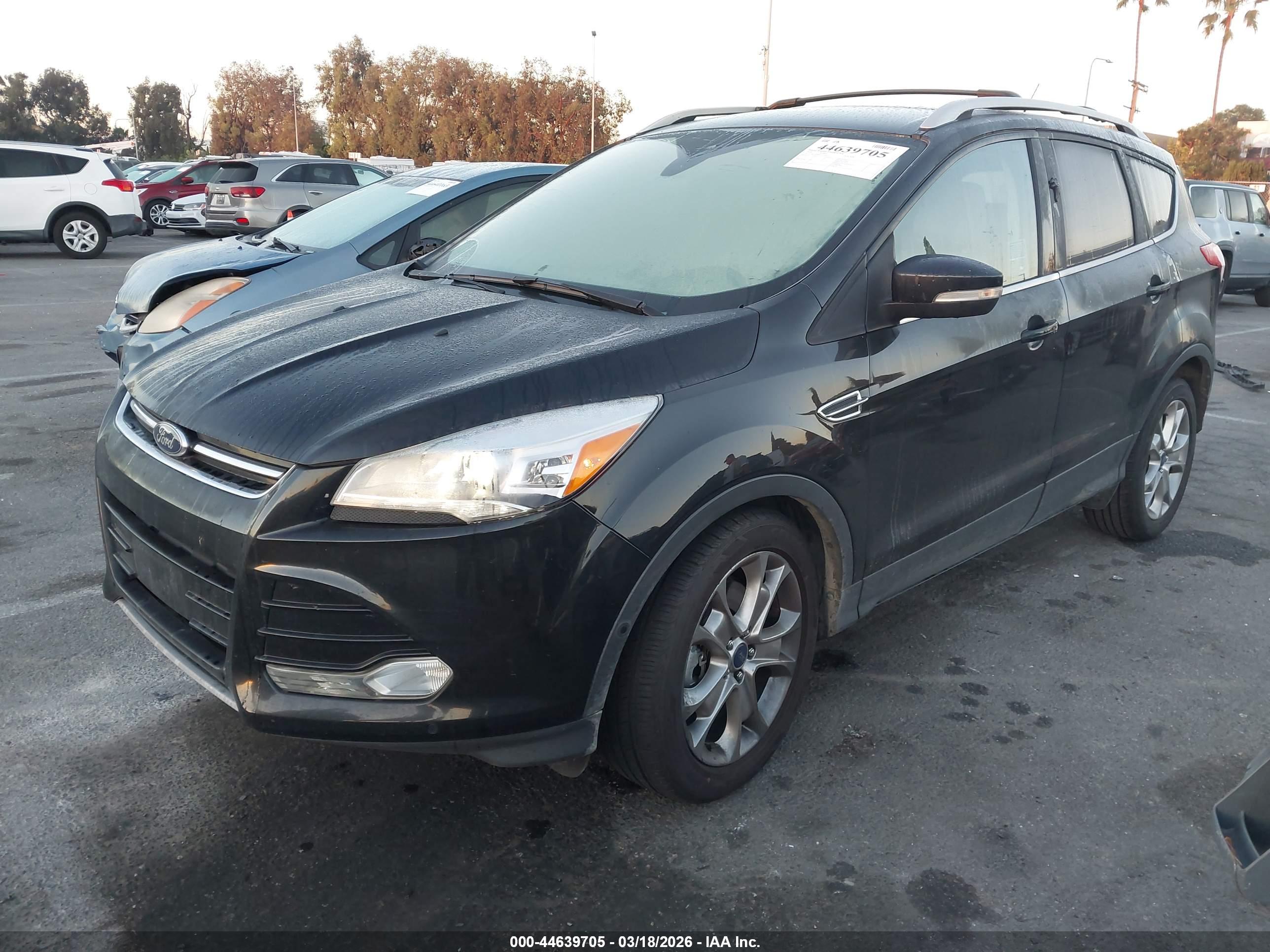 FORD ESCAPE image 2
