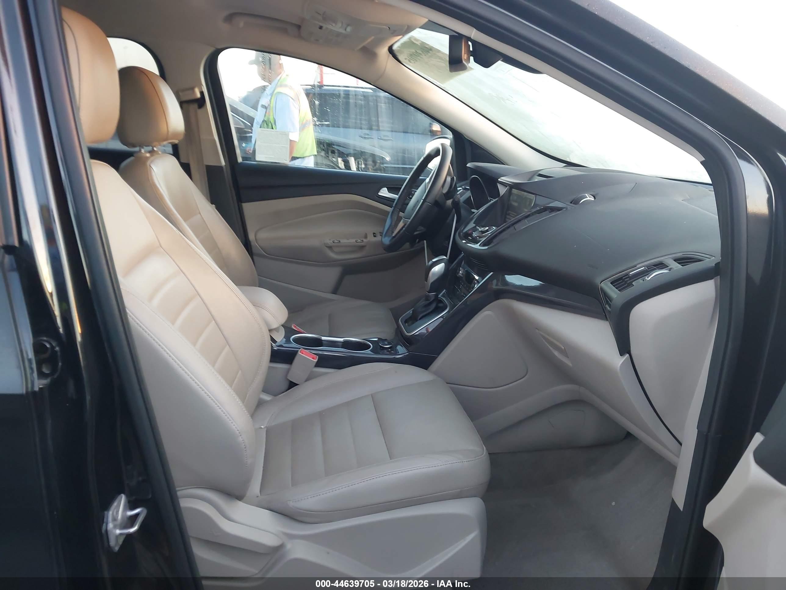 FORD ESCAPE image 5