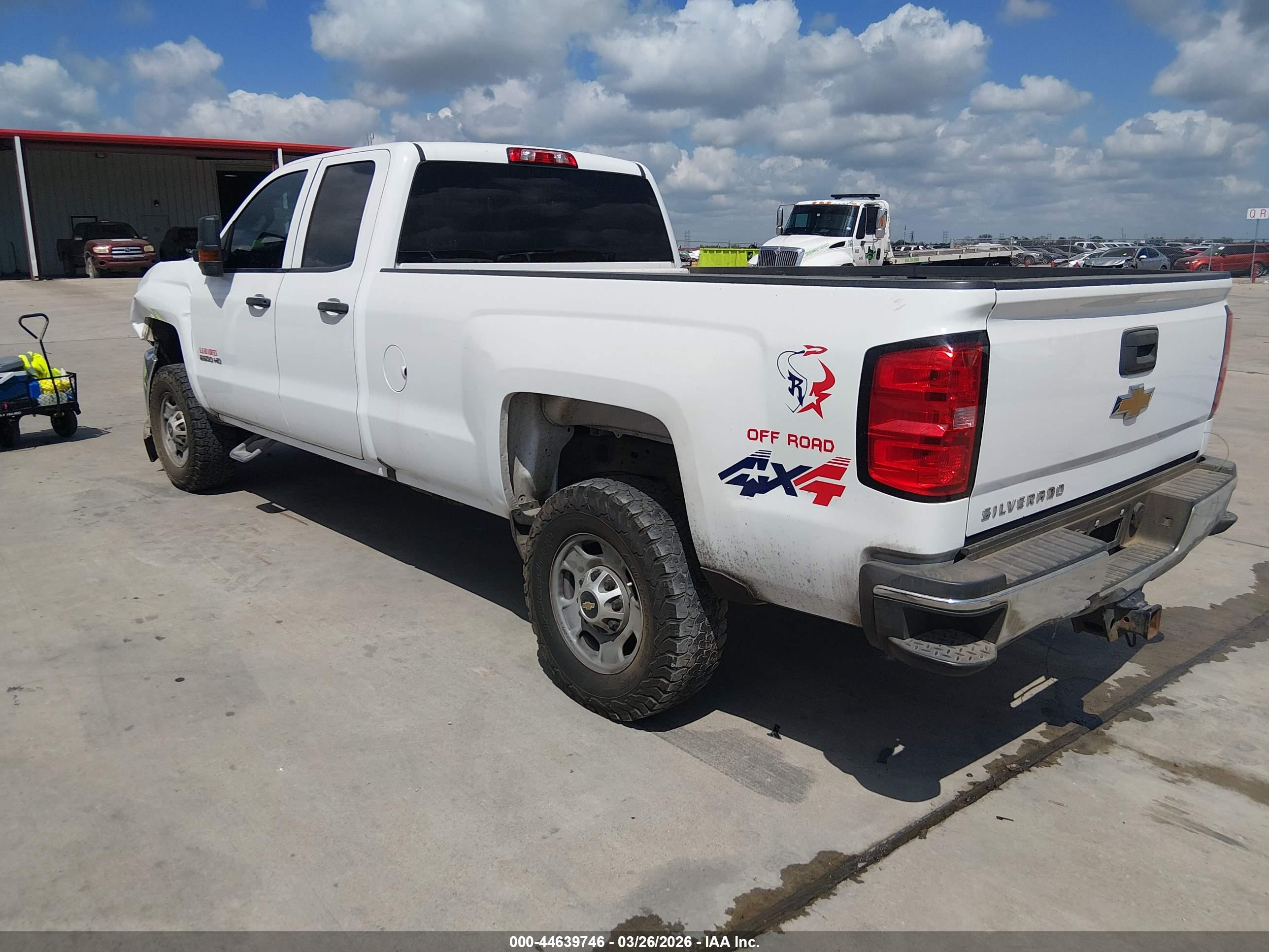 CHEVROLET SILVERADO image 3