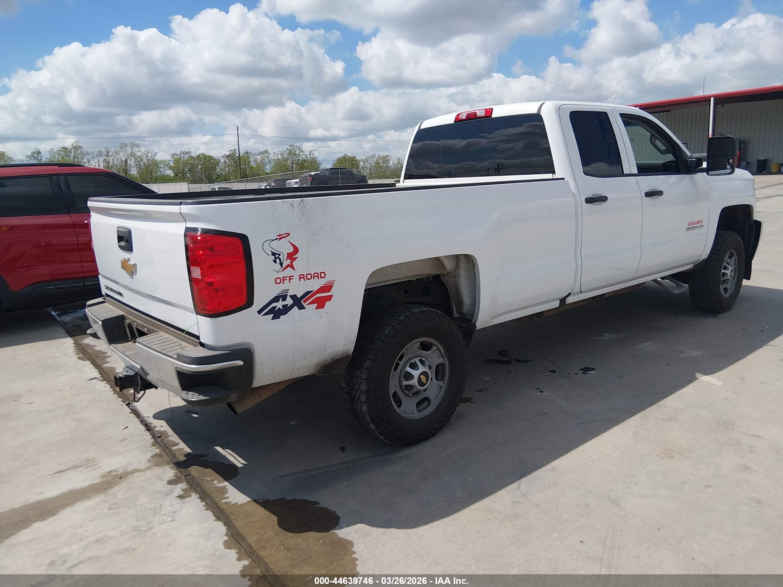 CHEVROLET SILVERADO image 4