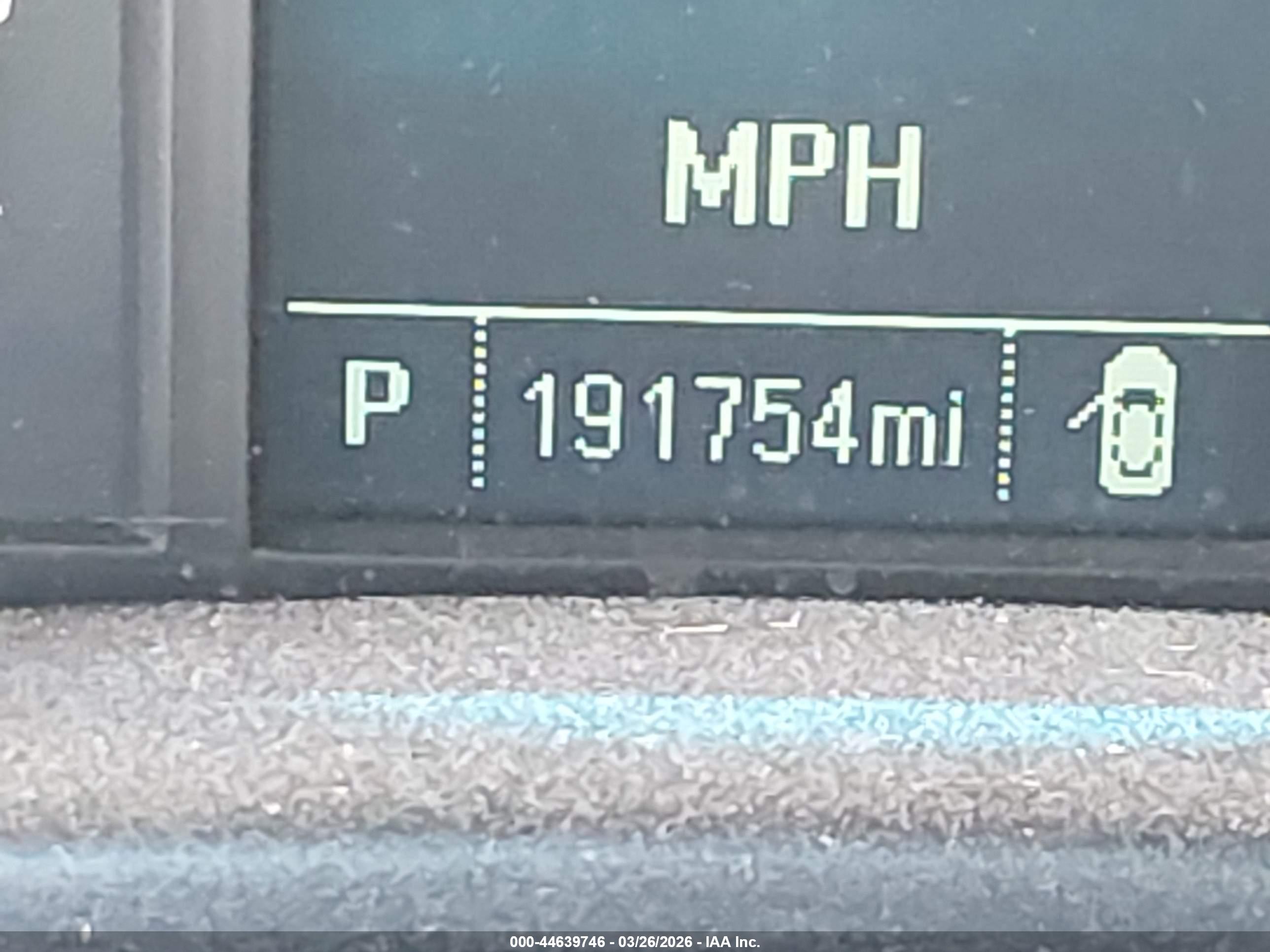 CHEVROLET SILVERADO image 7