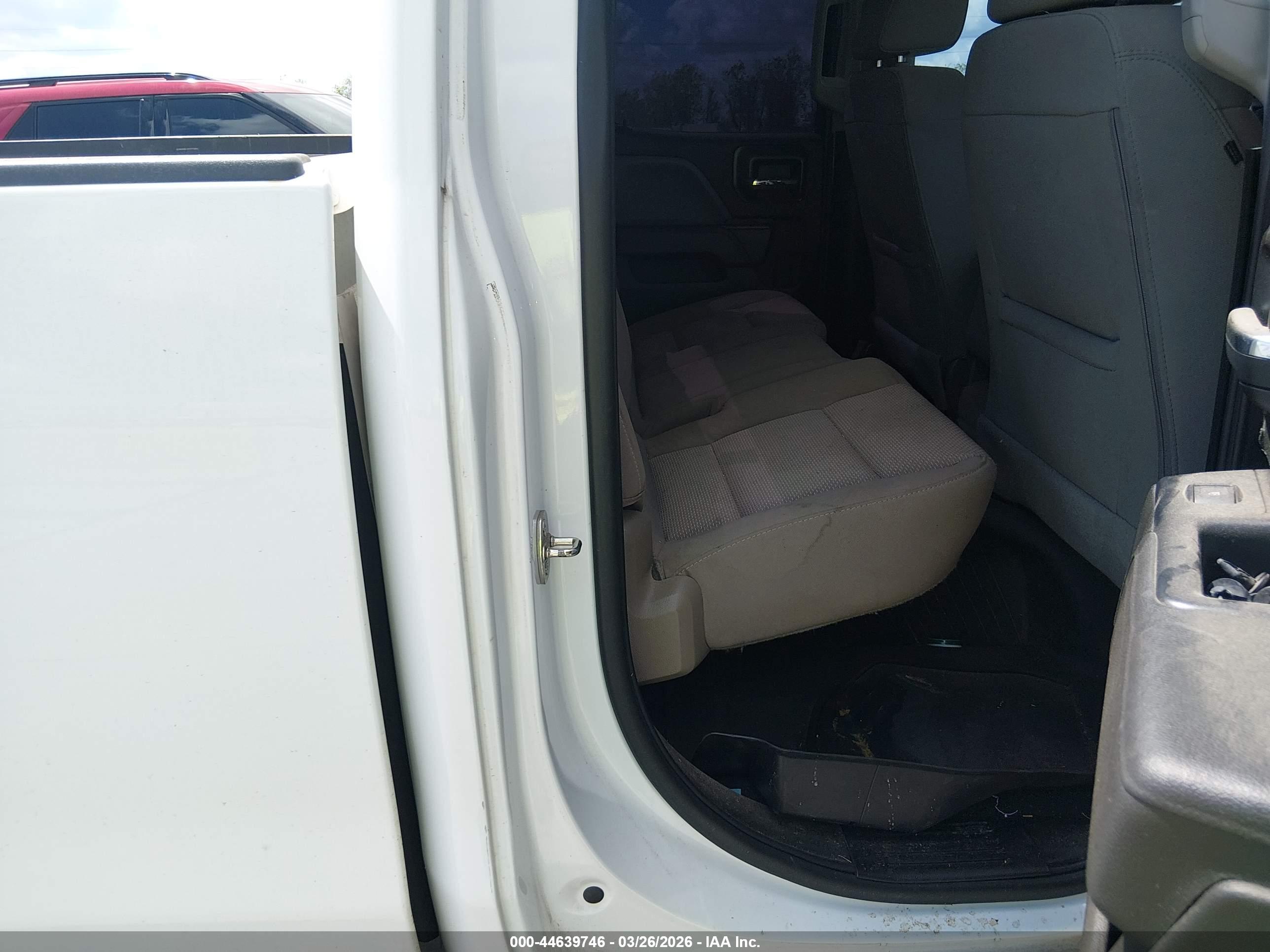 CHEVROLET SILVERADO image 8